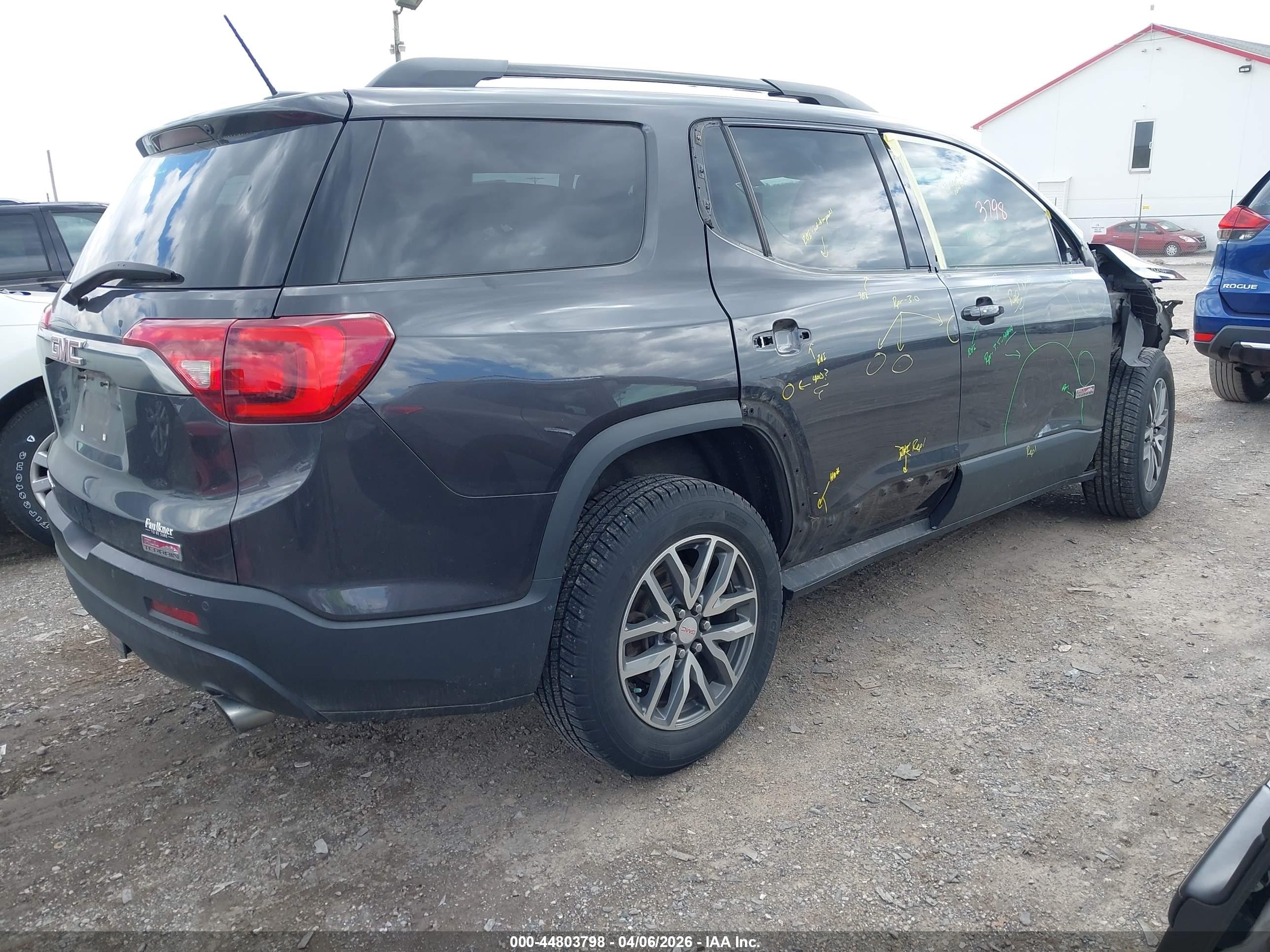 GMC ACADIA image 4