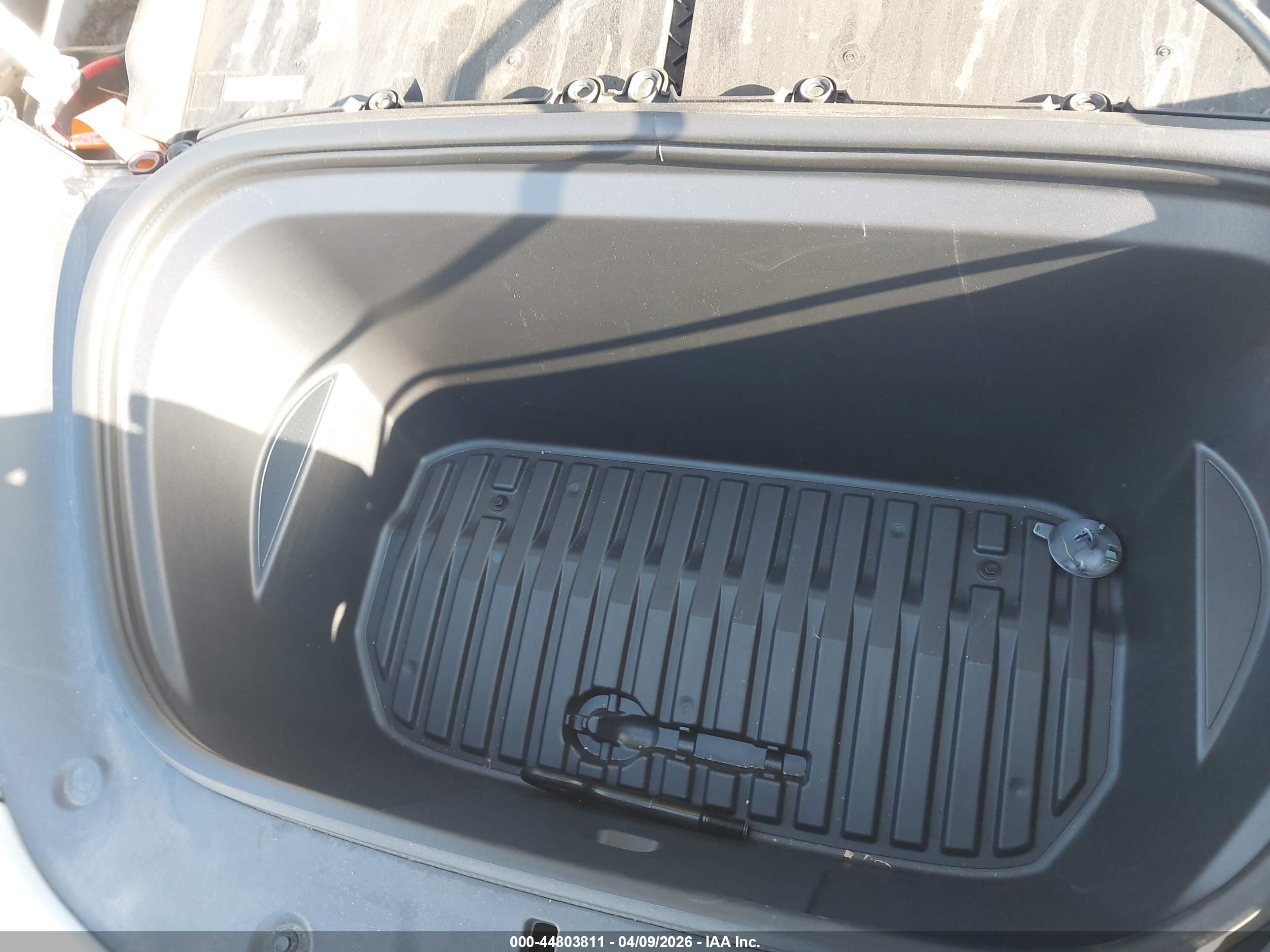 TESLA MODEL image 10