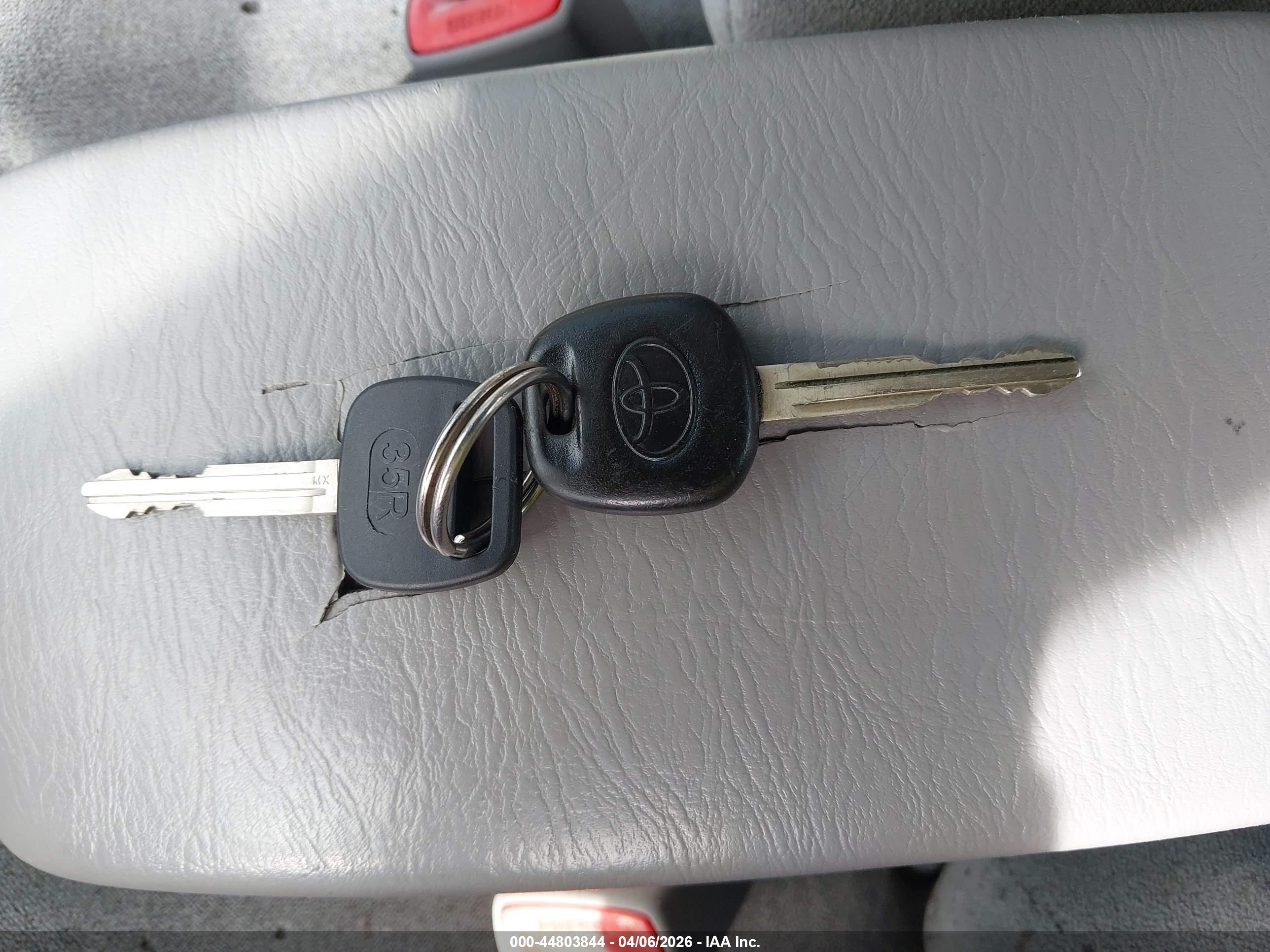 TOYOTA COROLLA image 11