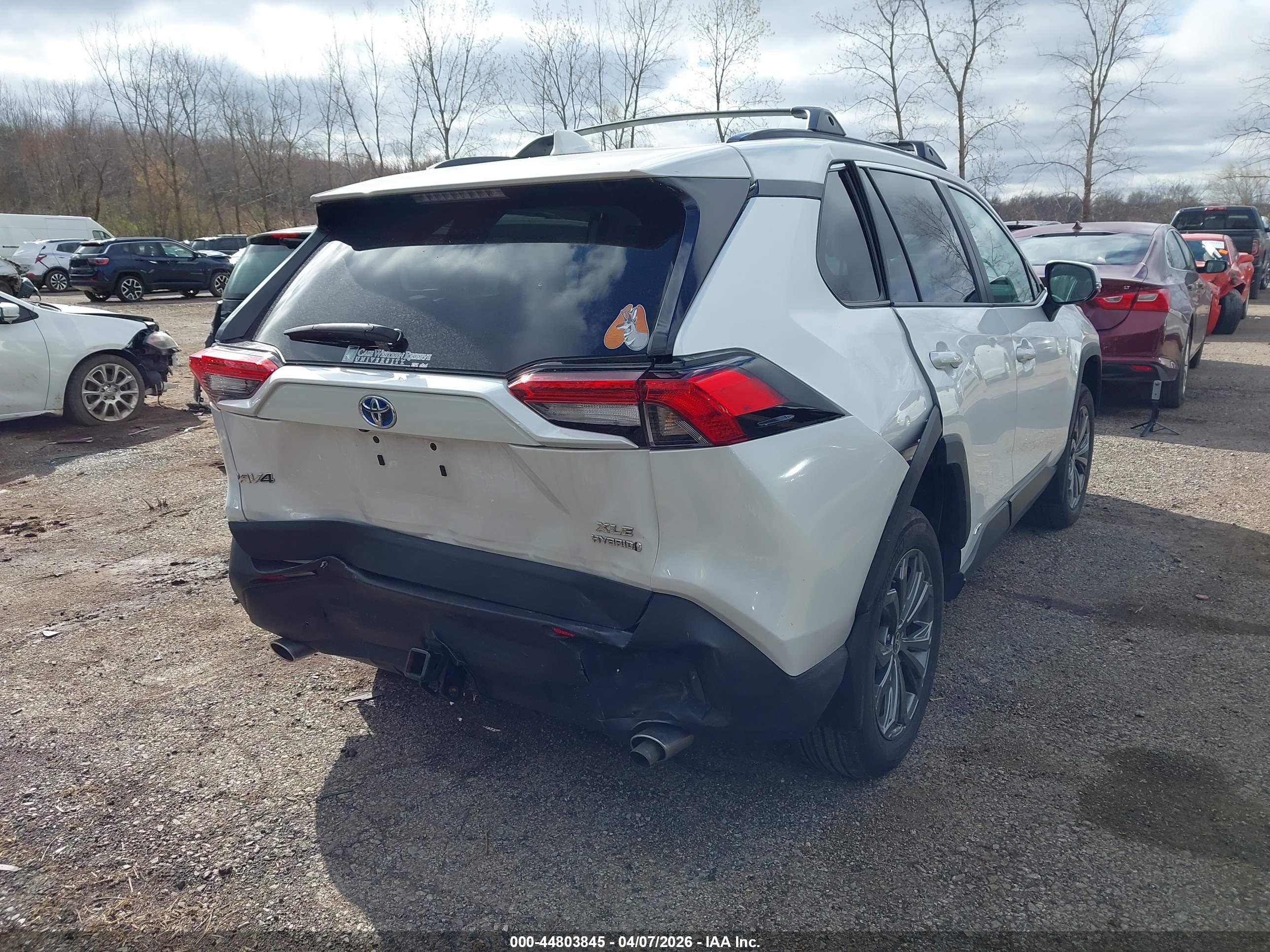 TOYOTA RAV4 image 4