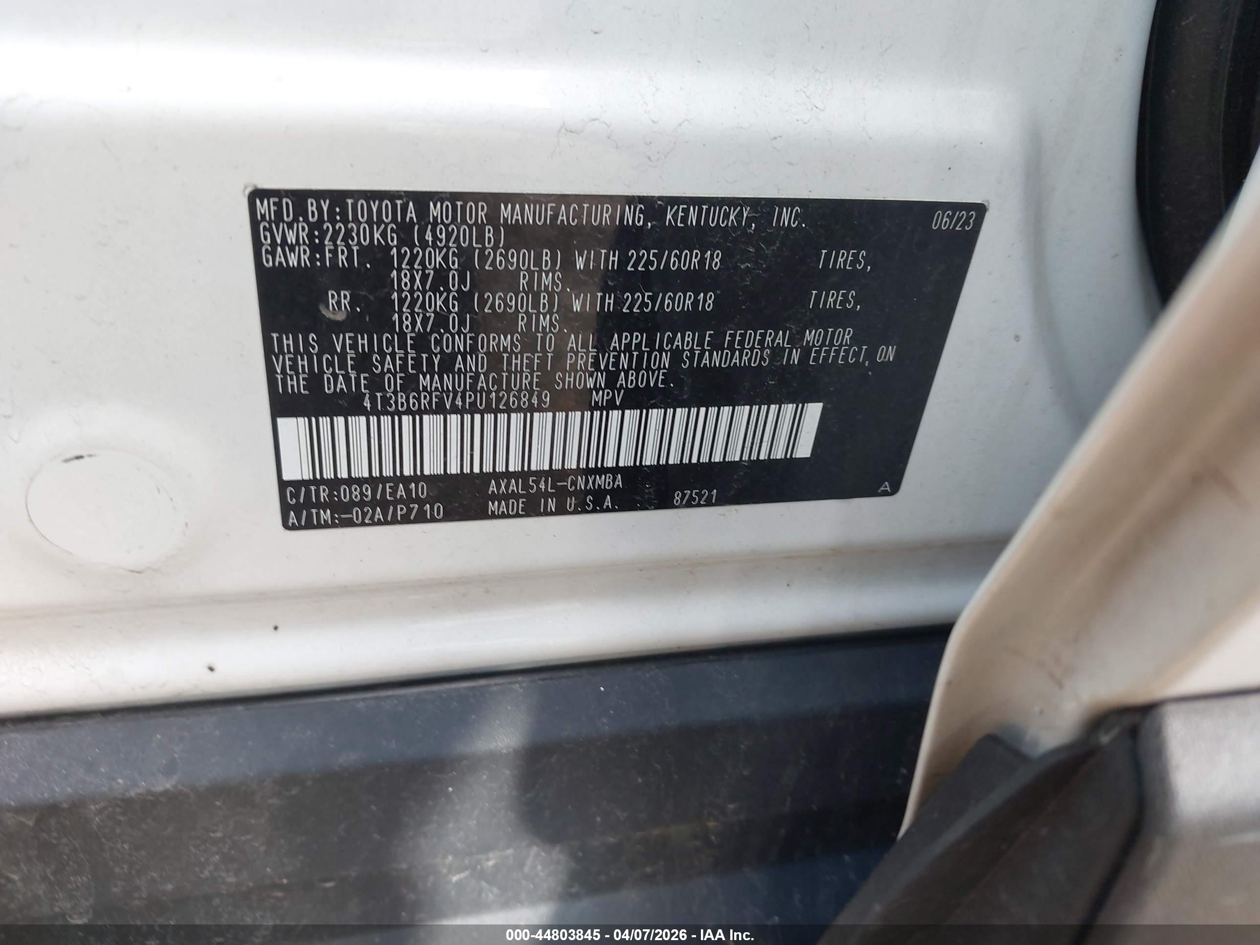 TOYOTA RAV4 image 9