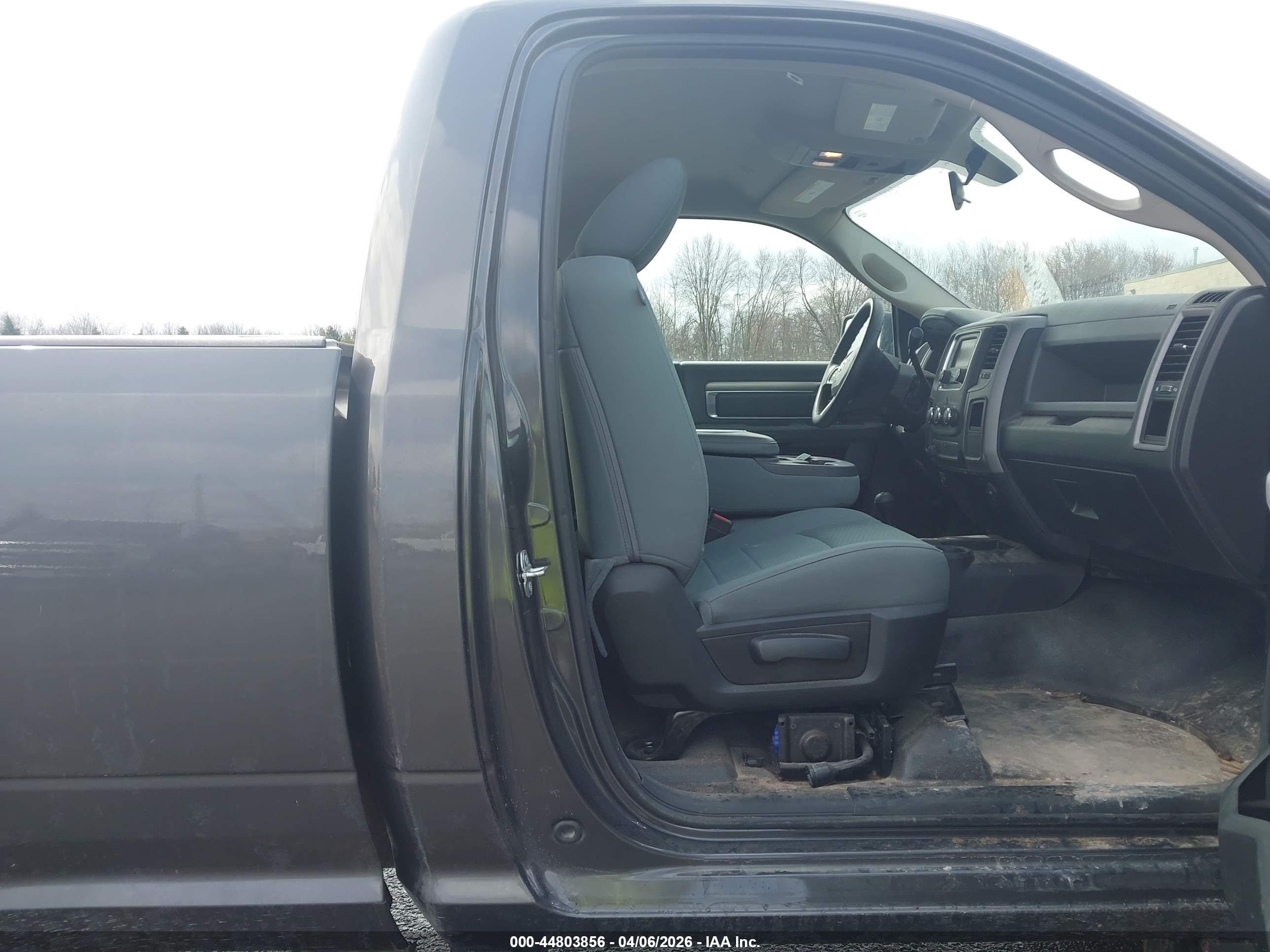 RAM 2500 image 8