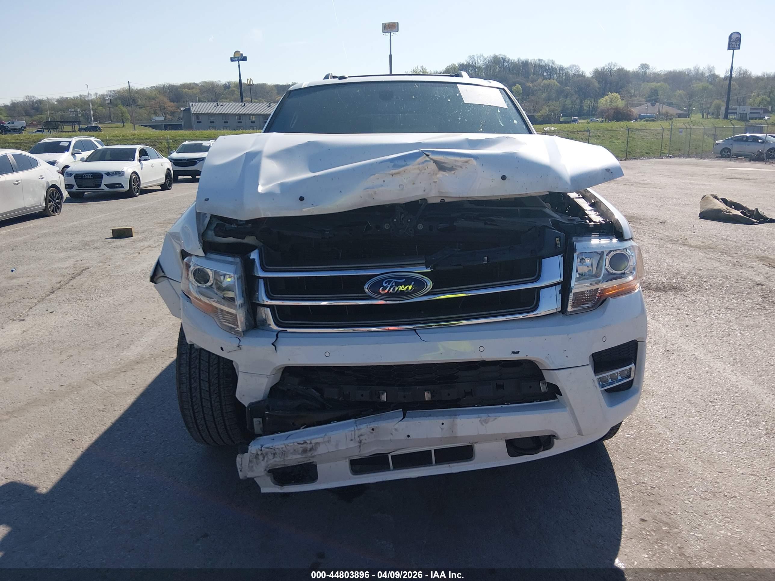 FORD EXPEDITION image 6