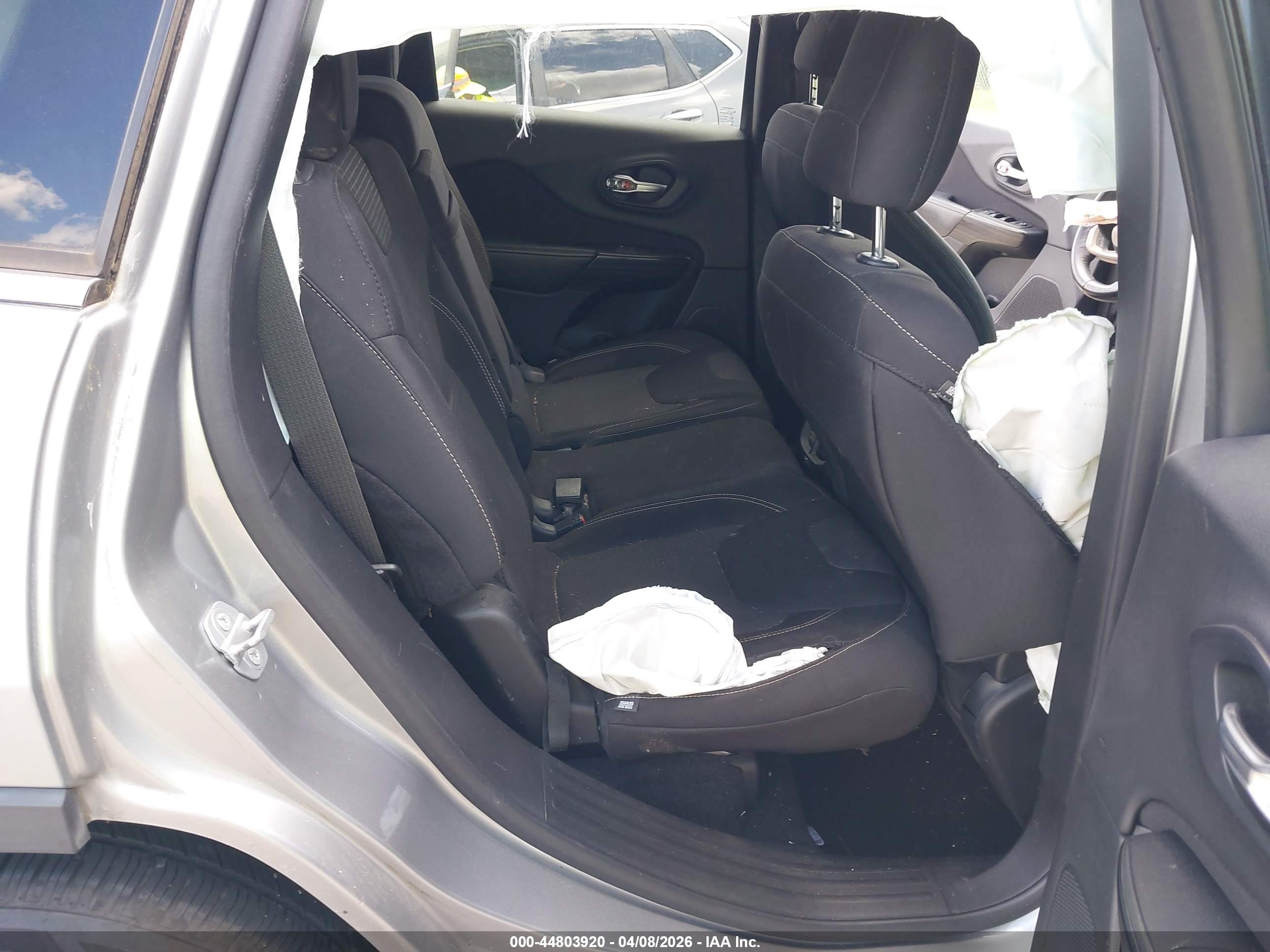 JEEP CHEROKEE image 8