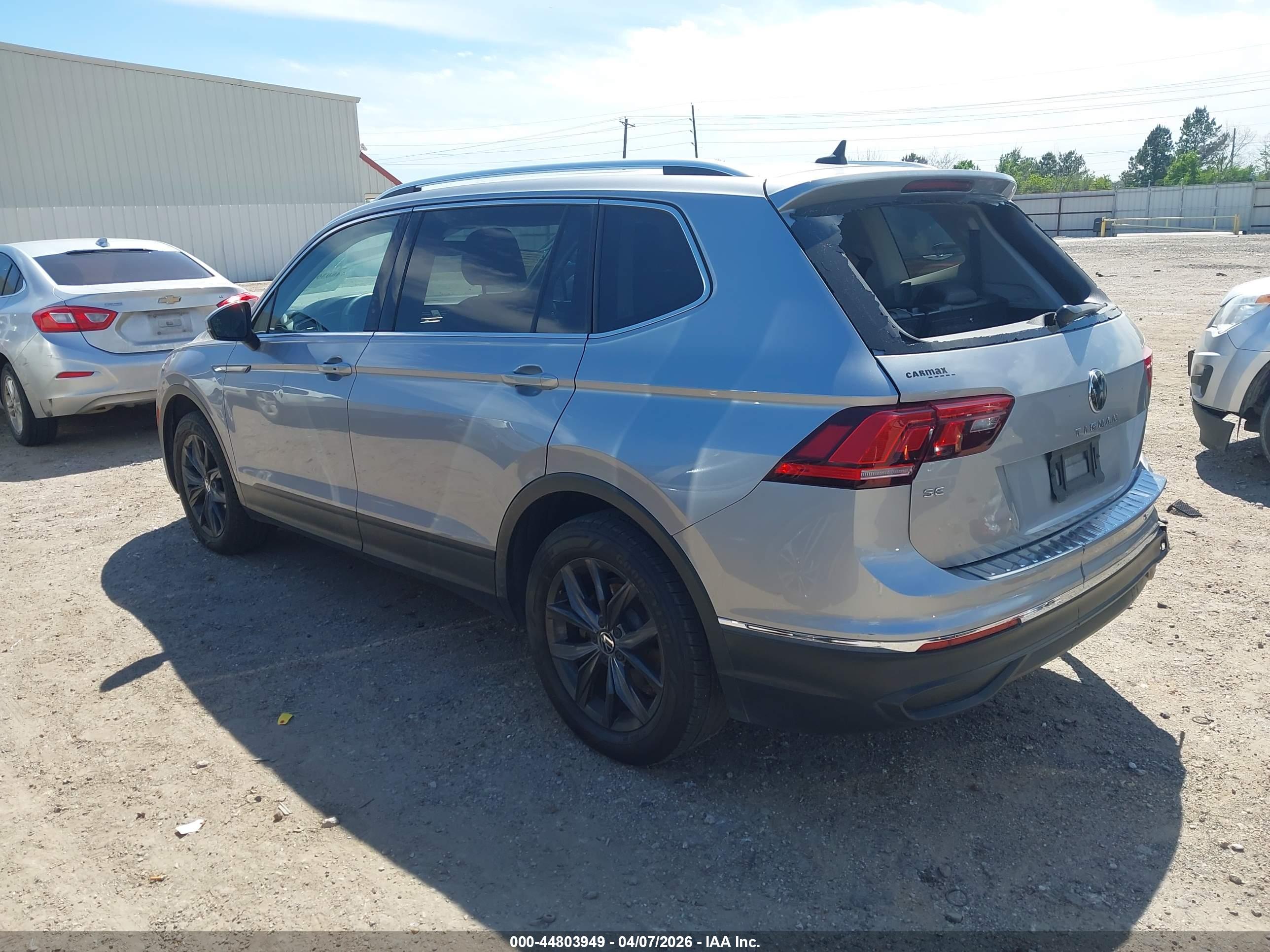 VOLKSWAGEN TIGUAN image 3