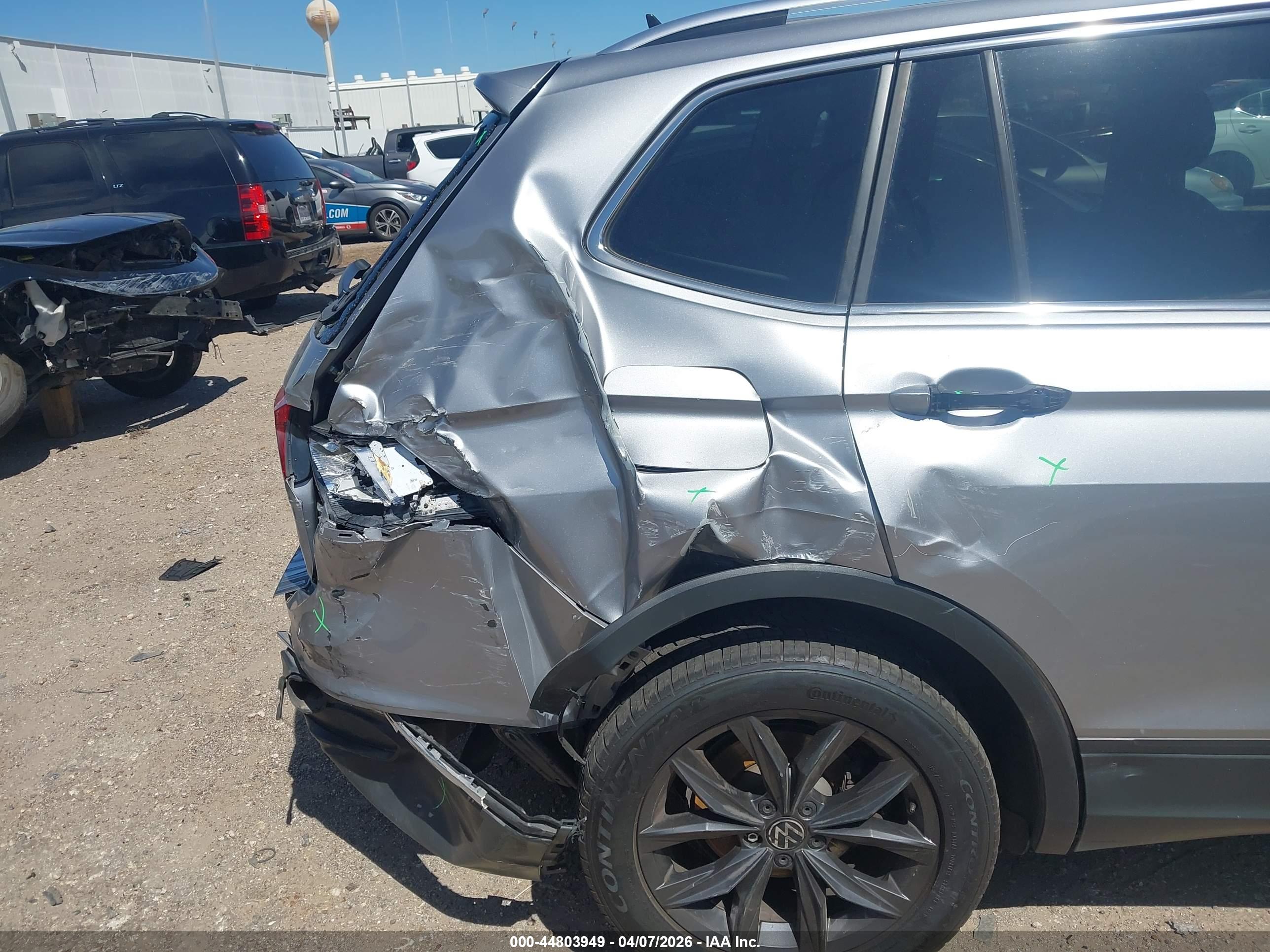 VOLKSWAGEN TIGUAN image 6