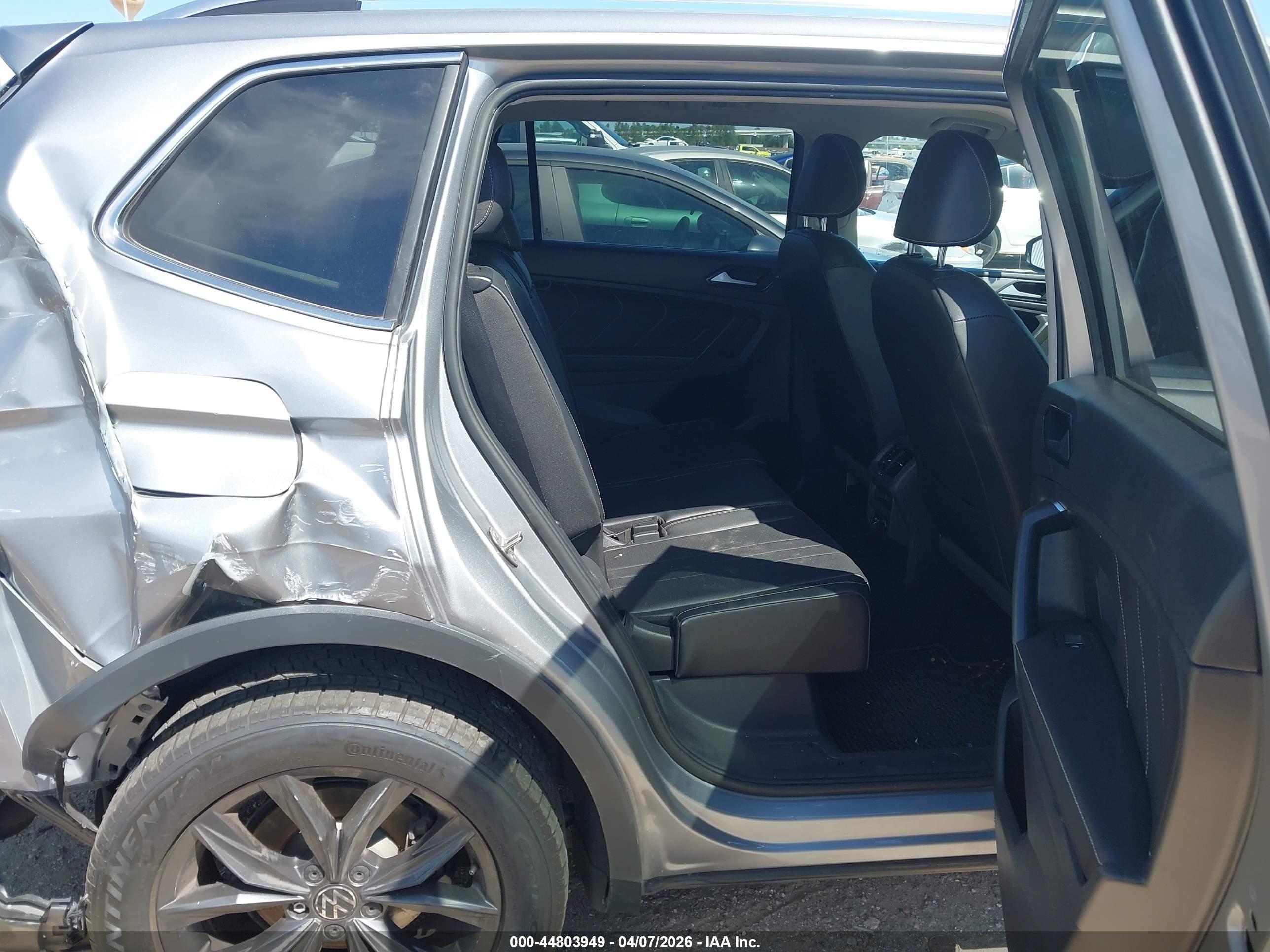 VOLKSWAGEN TIGUAN image 8