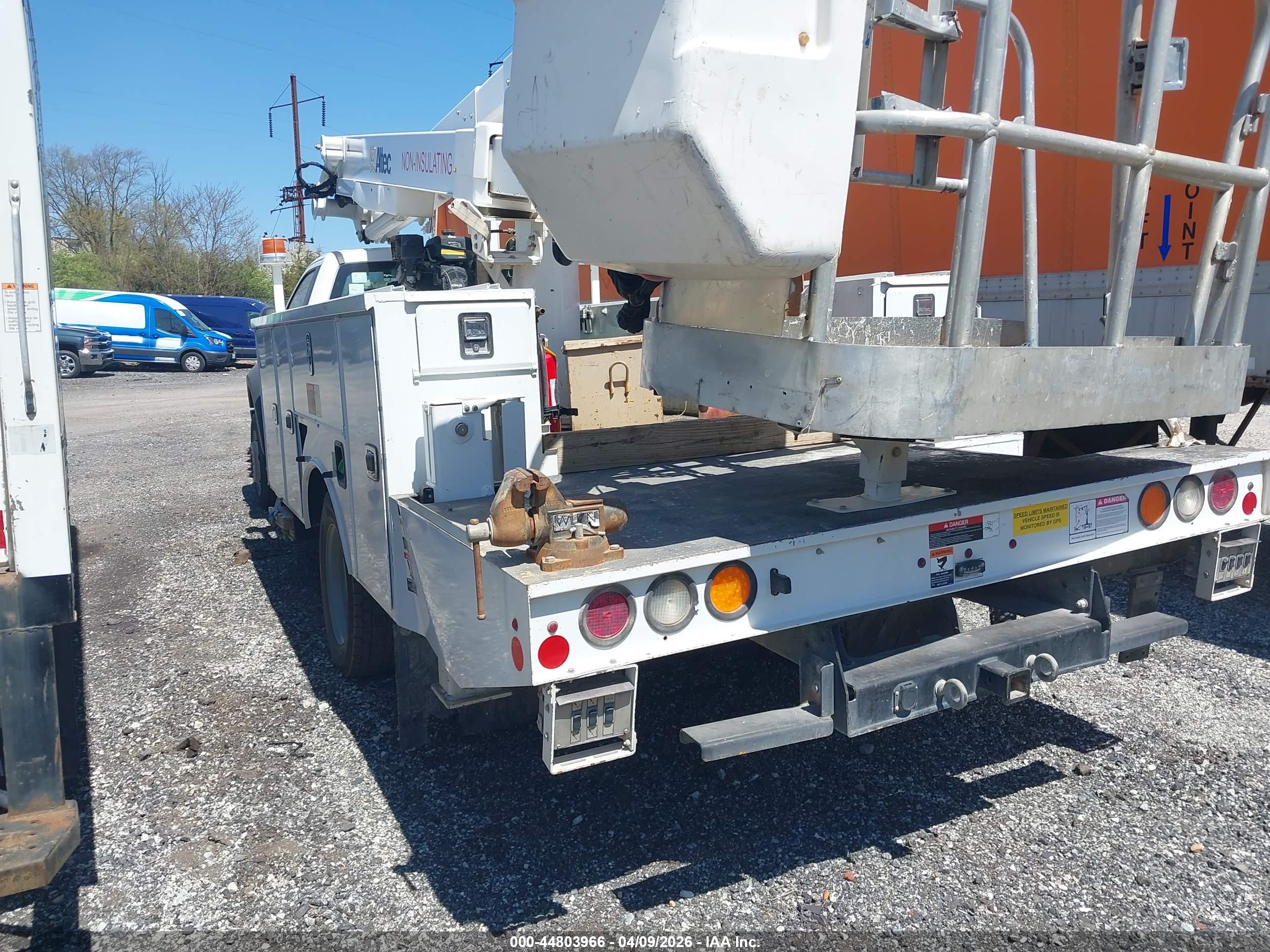 FORD F-550 image 3
