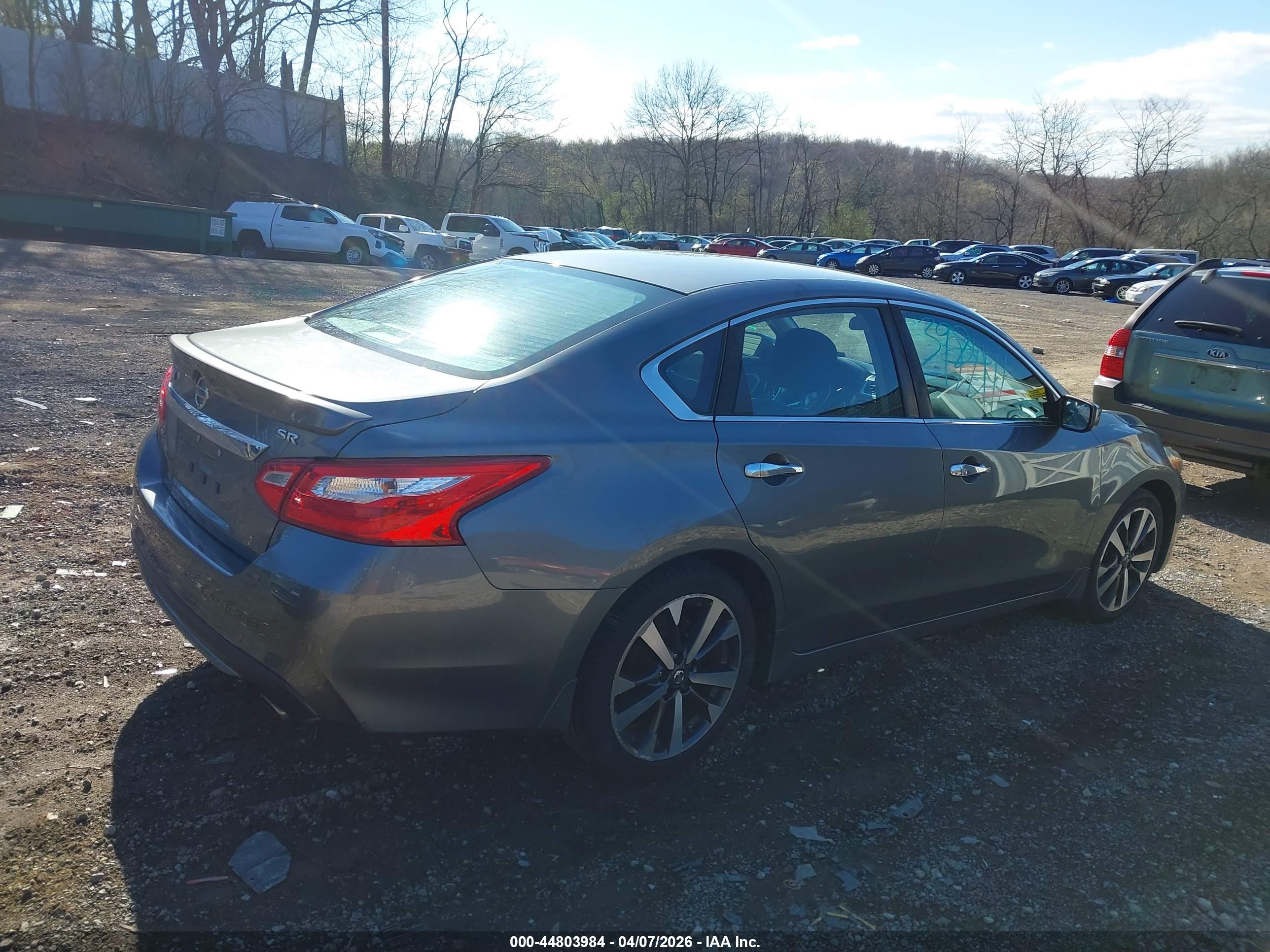 NISSAN ALTIMA image 4