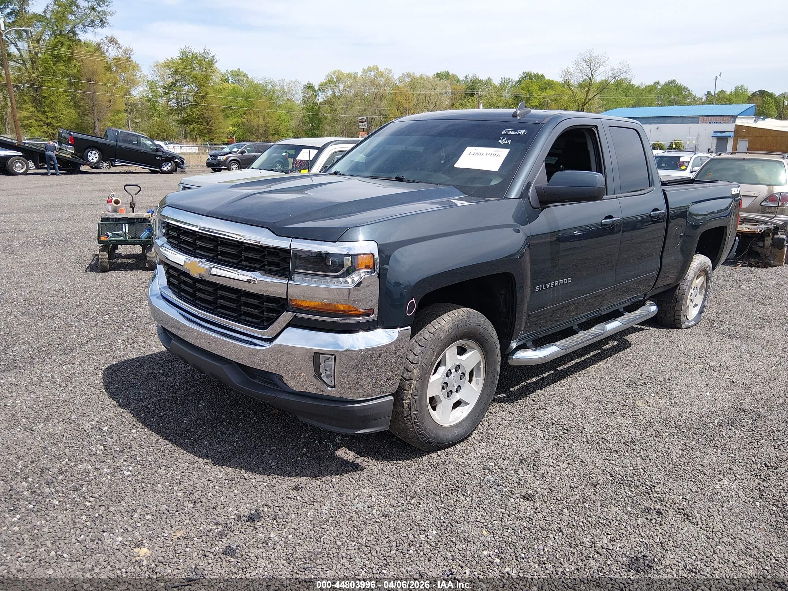 CHEVROLET SILVERADO image 2
