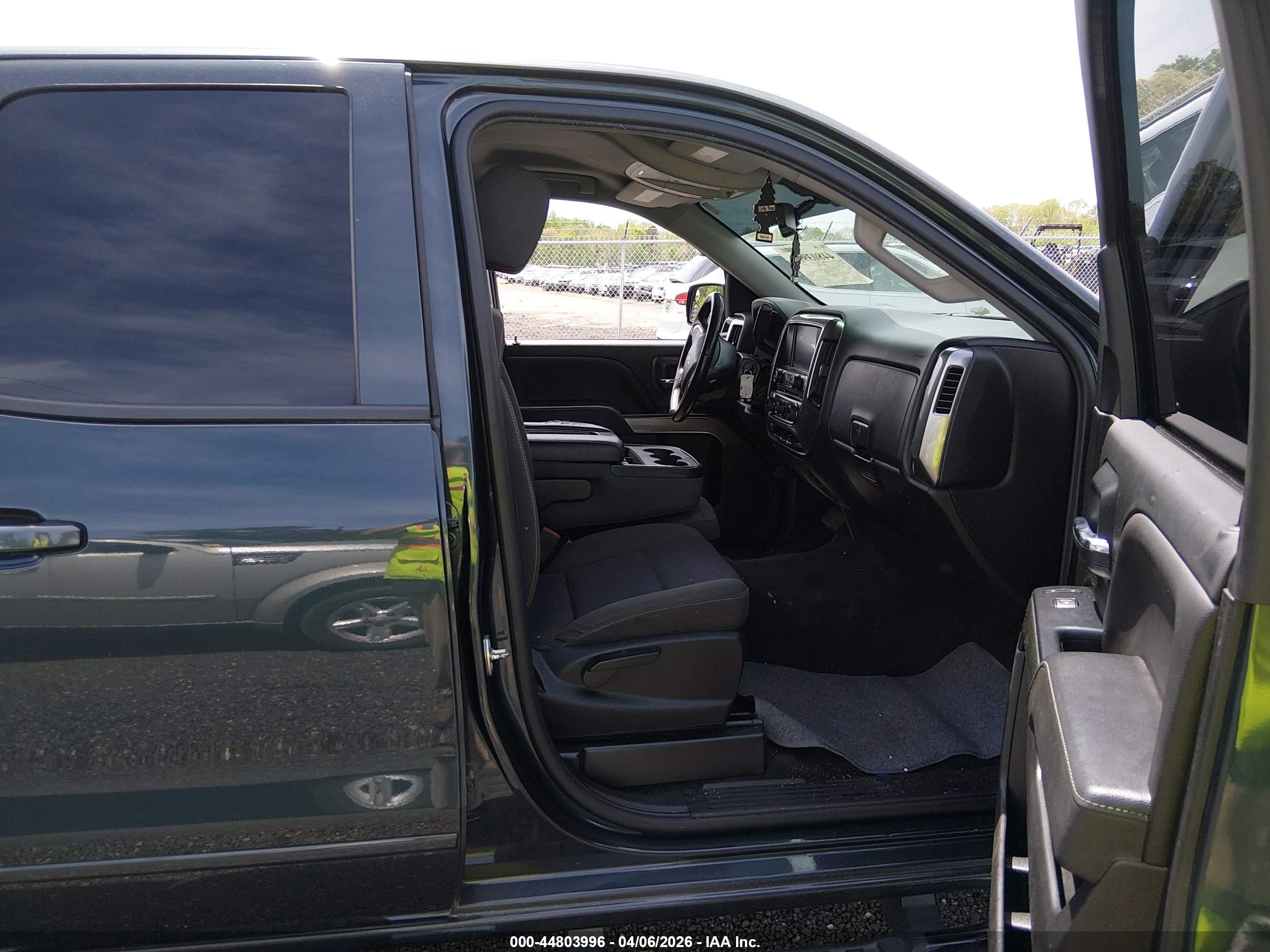 CHEVROLET SILVERADO image 5