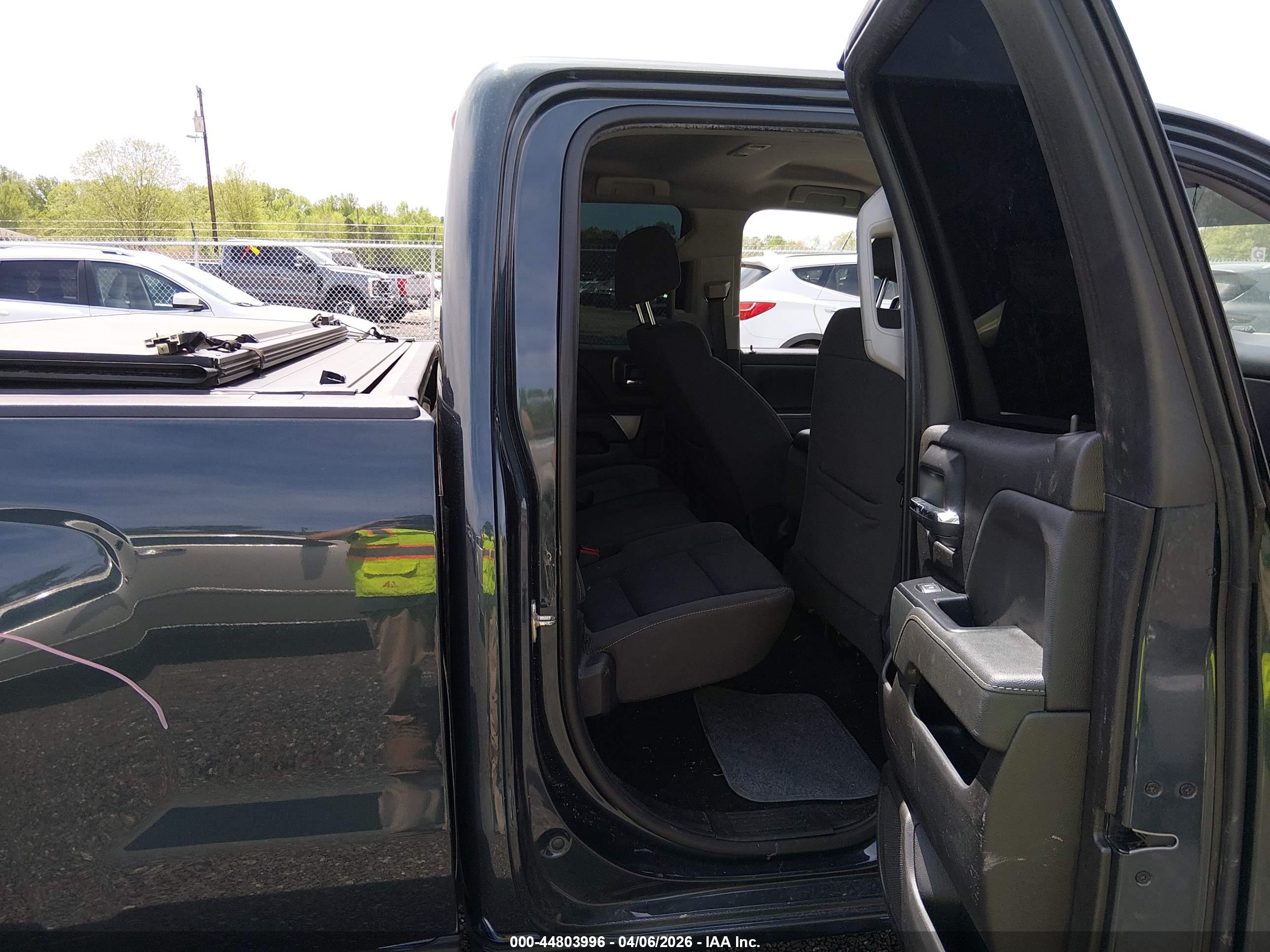 CHEVROLET SILVERADO image 8
