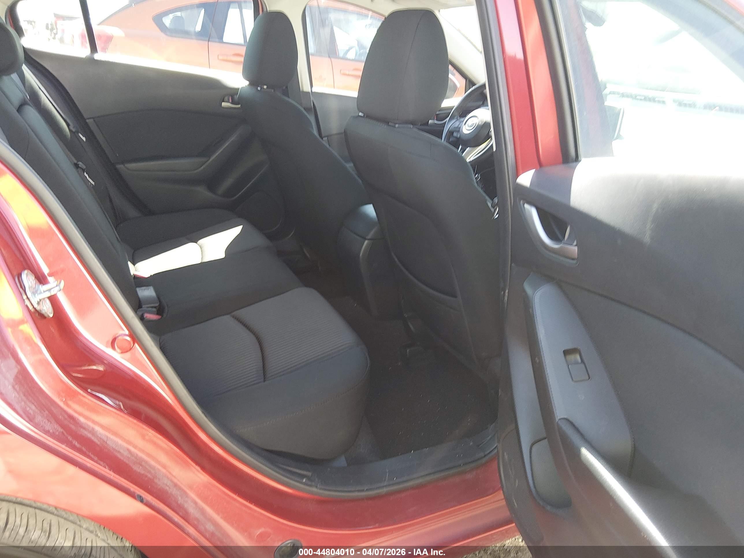 MAZDA MAZDA3 image 8