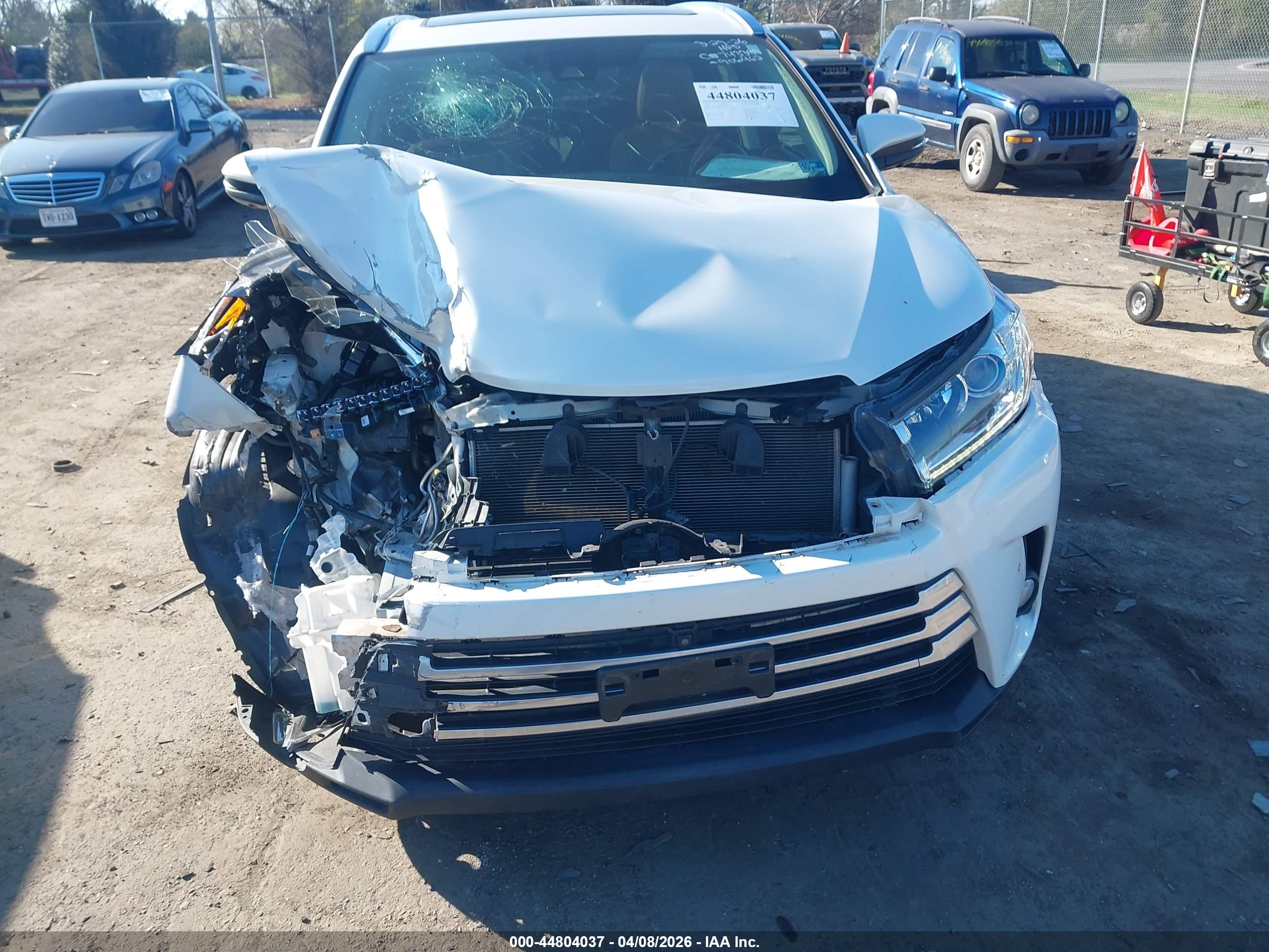 TOYOTA HIGHLANDER image 6