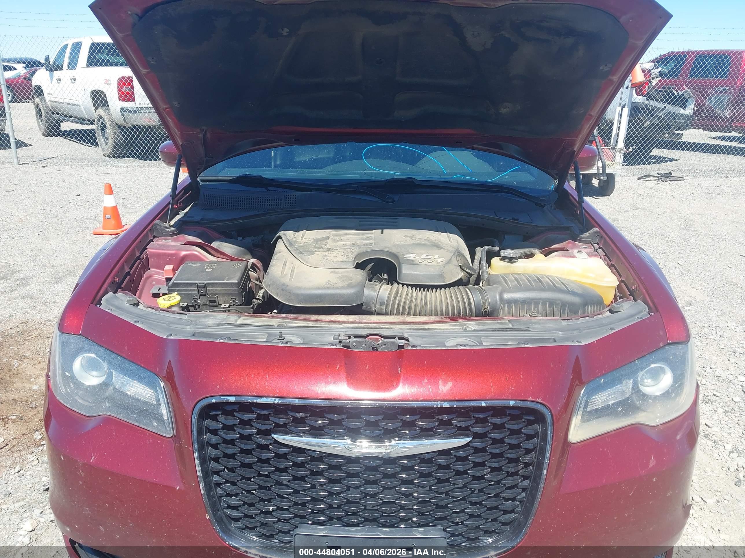 CHRYSLER 300 image 10