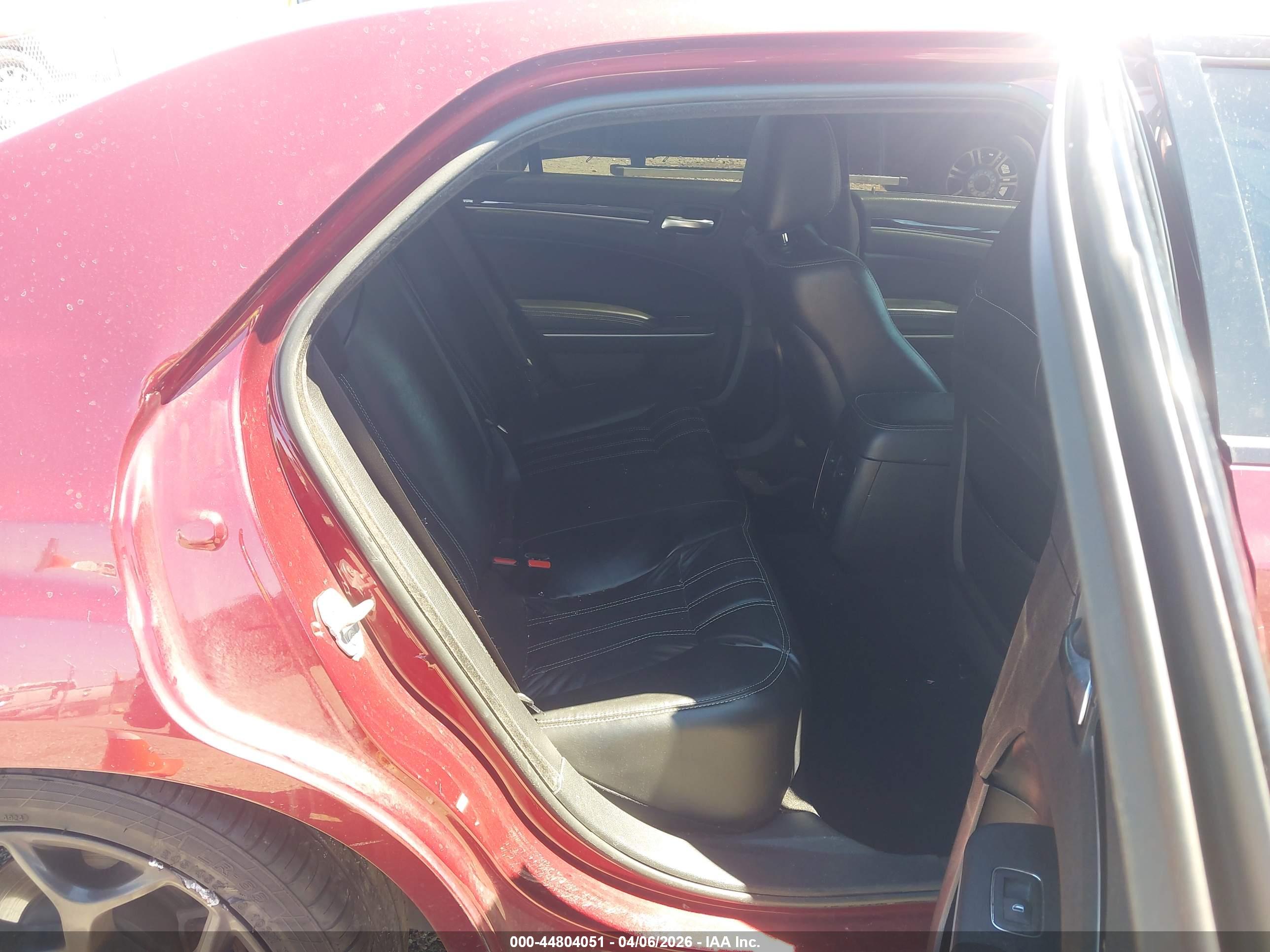 CHRYSLER 300 image 8