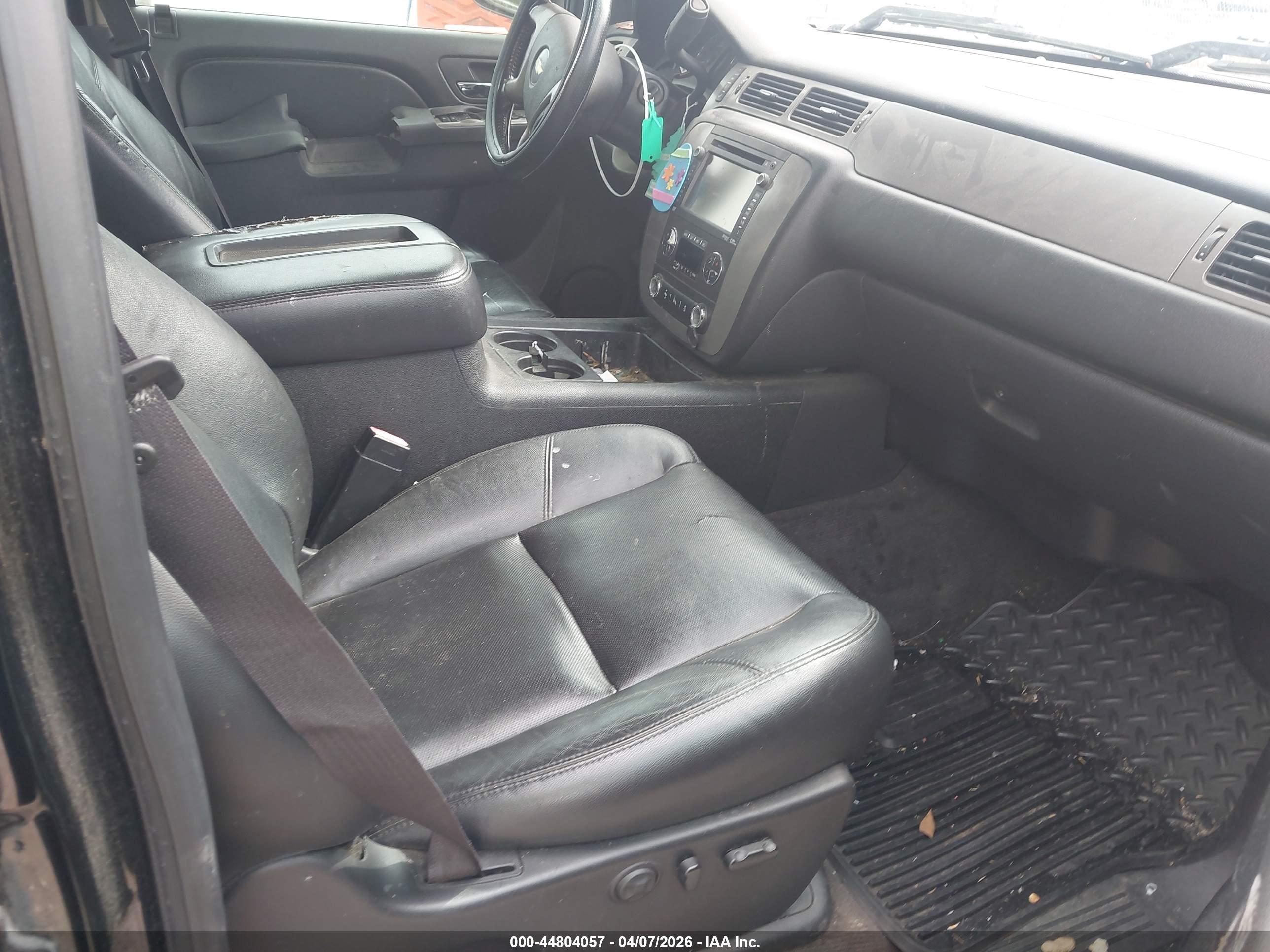 CHEVROLET SILVERADO image 5