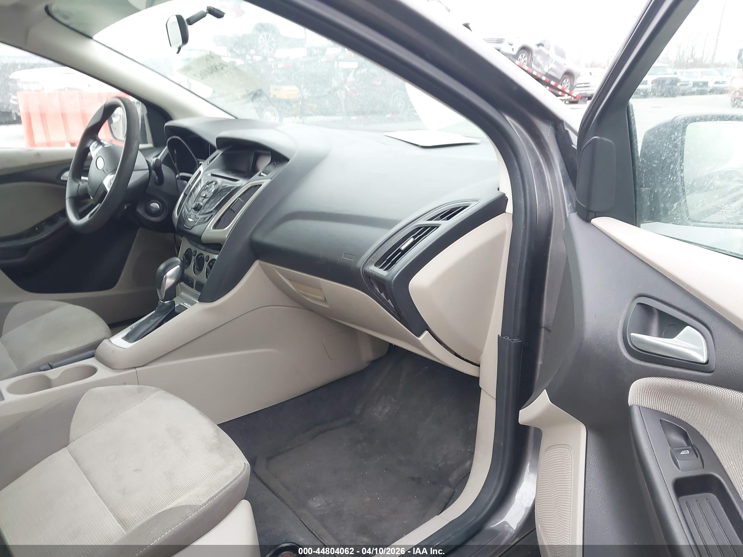 FORD FOCUS image 5
