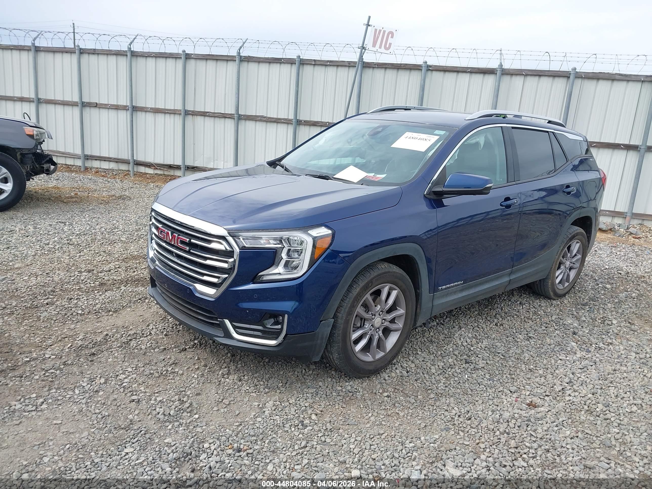 GMC TERRAIN image 2