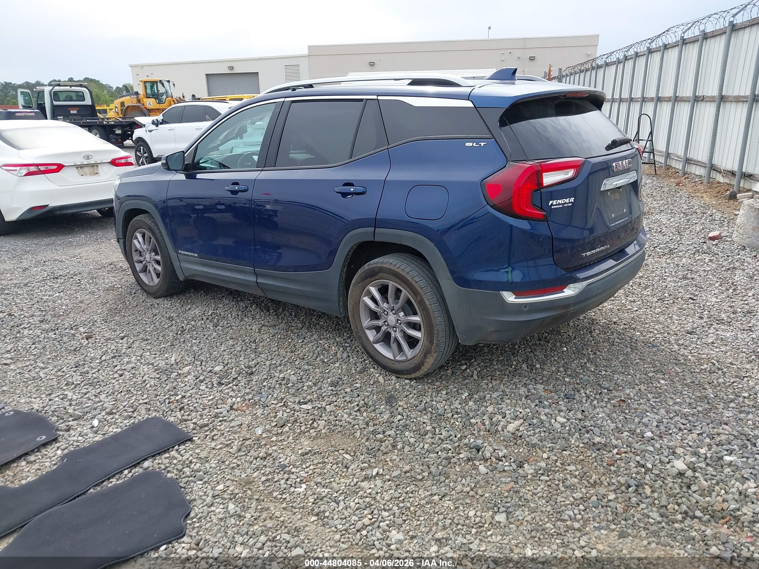 GMC TERRAIN image 3
