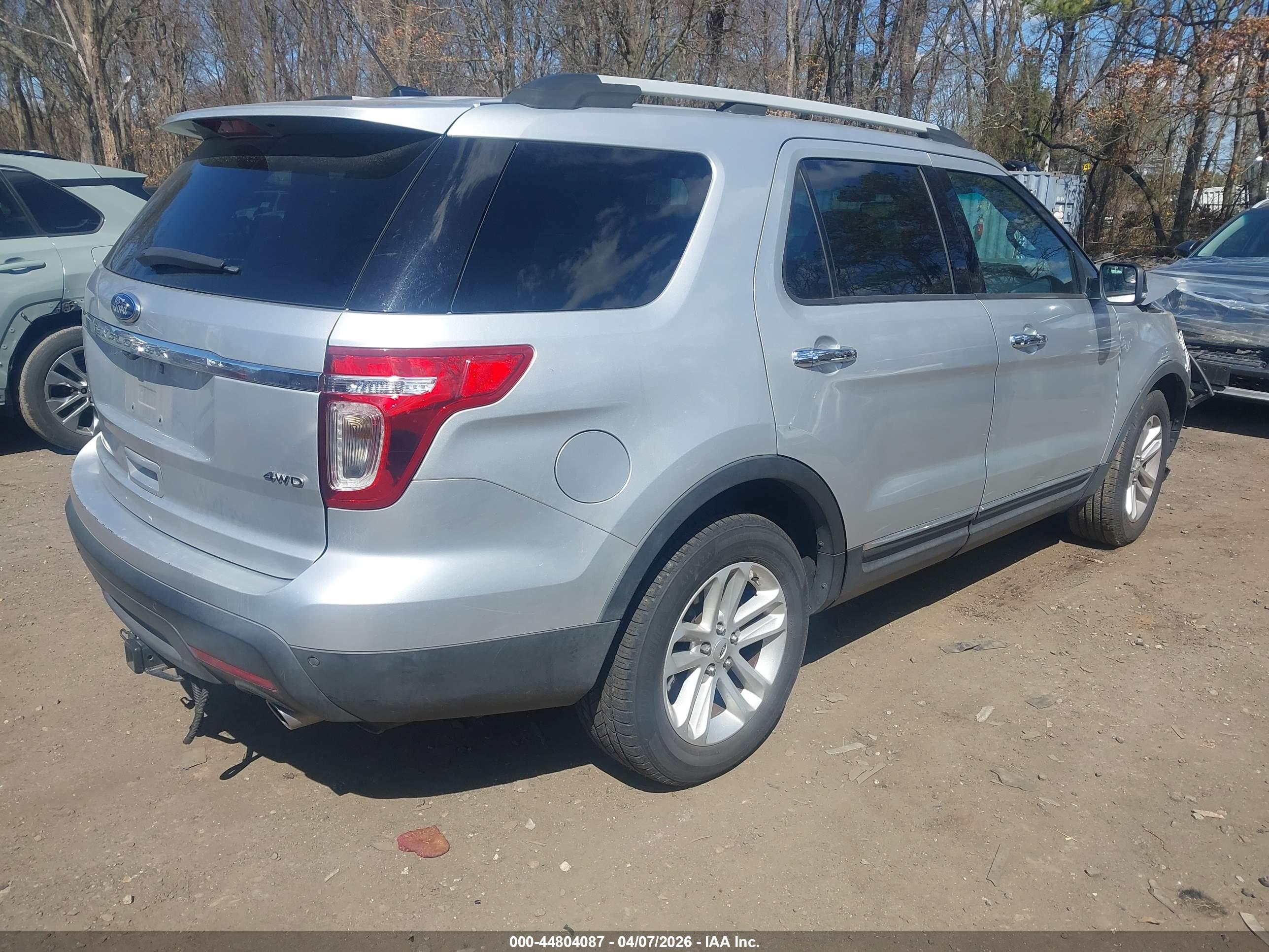 FORD EXPLORER image 4