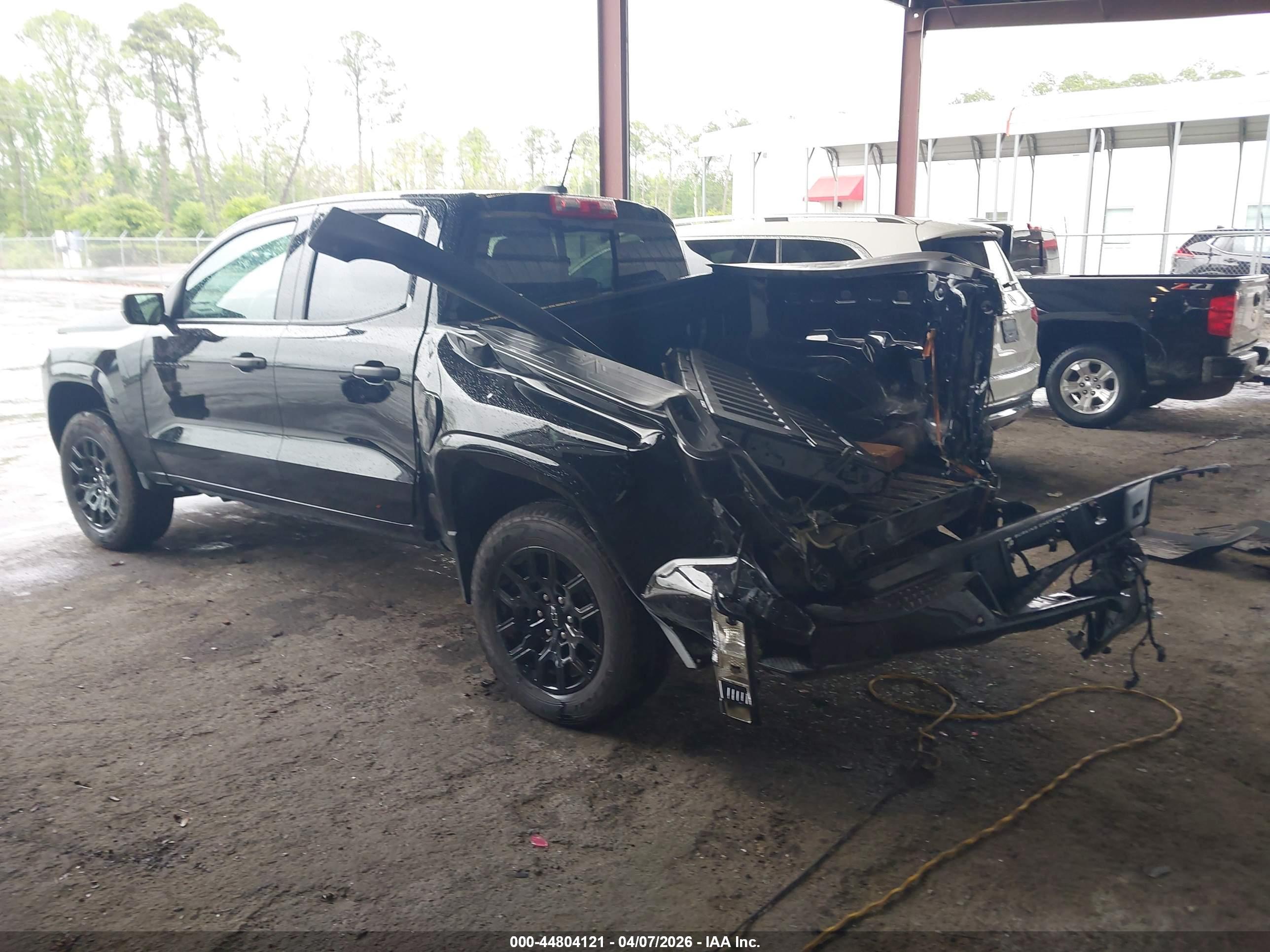 CHEVROLET COLORADO image 3