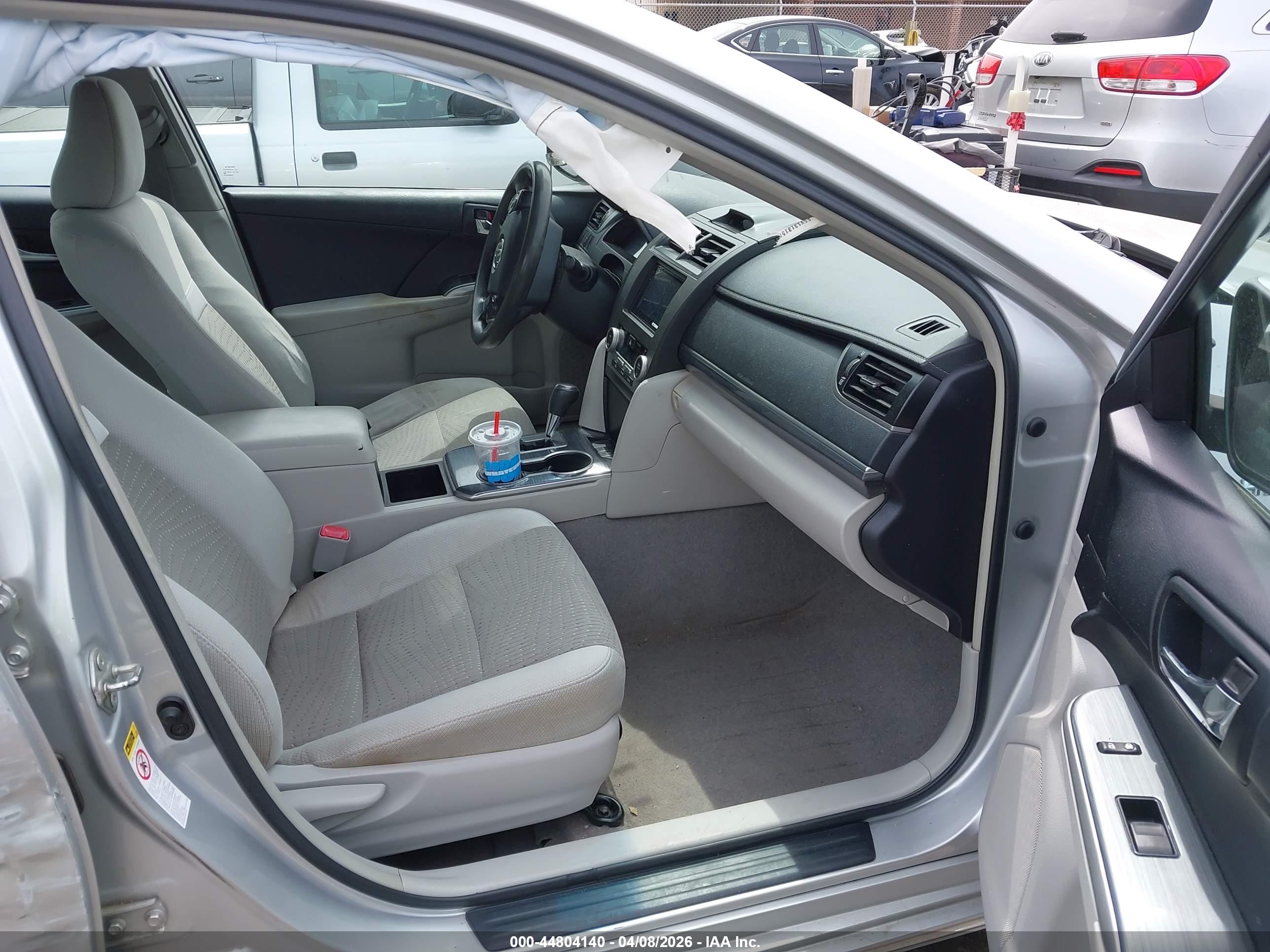 TOYOTA CAMRY image 5