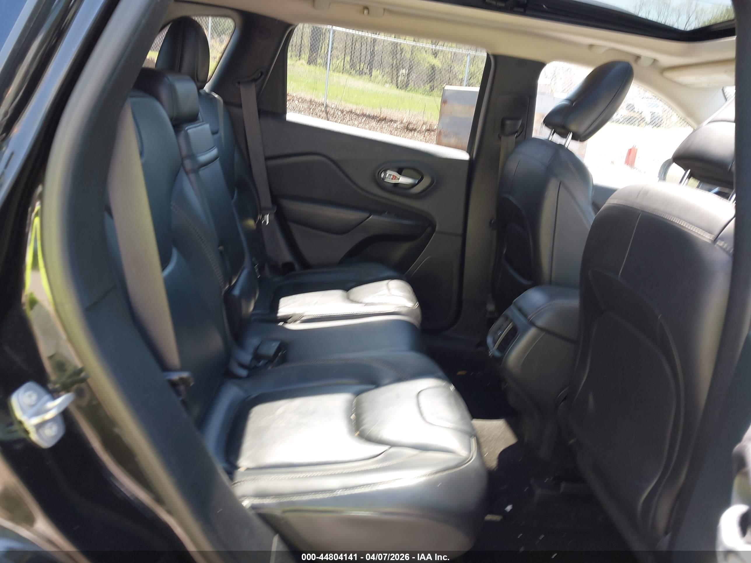 JEEP CHEROKEE image 8