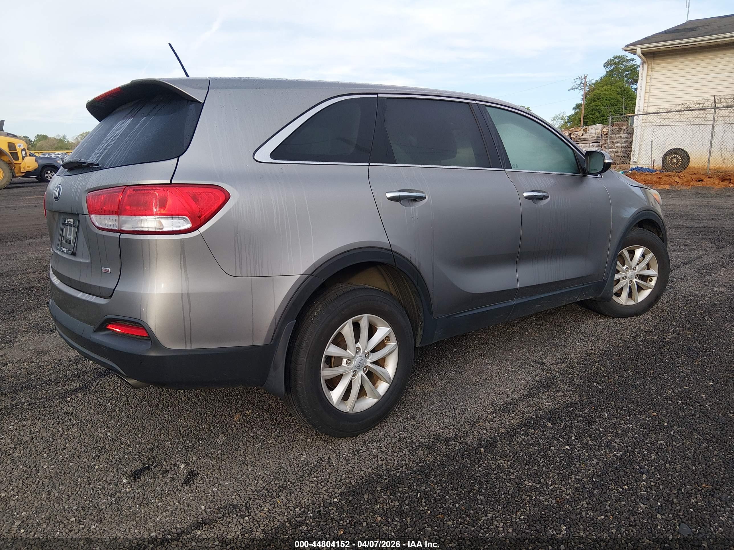 KIA SORENTO image 4