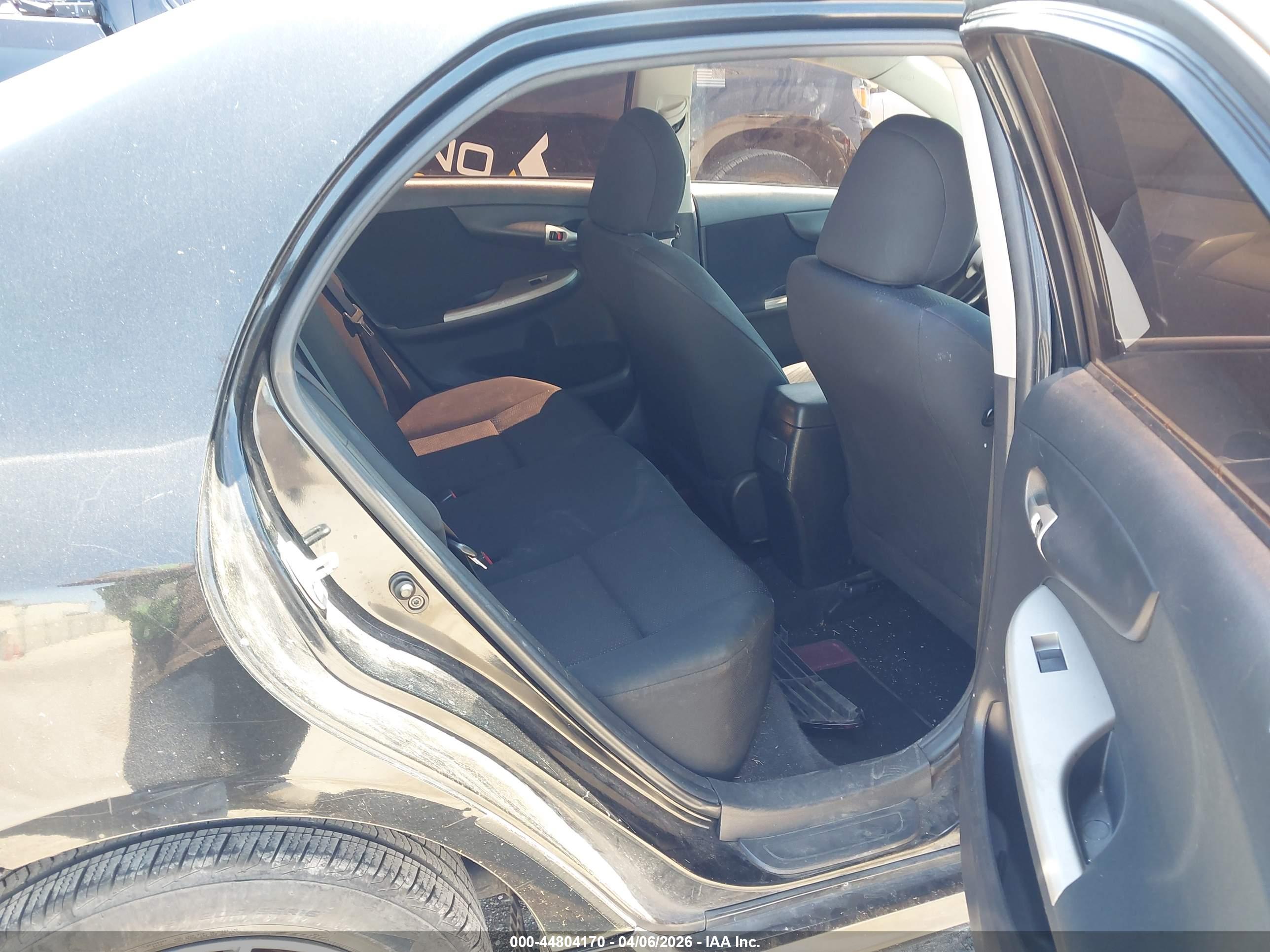TOYOTA COROLLA image 8