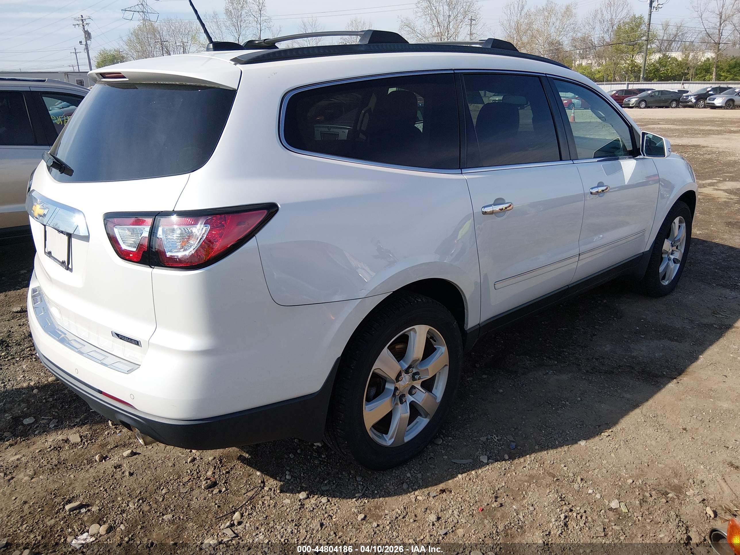 CHEVROLET TRAVERSE image 4