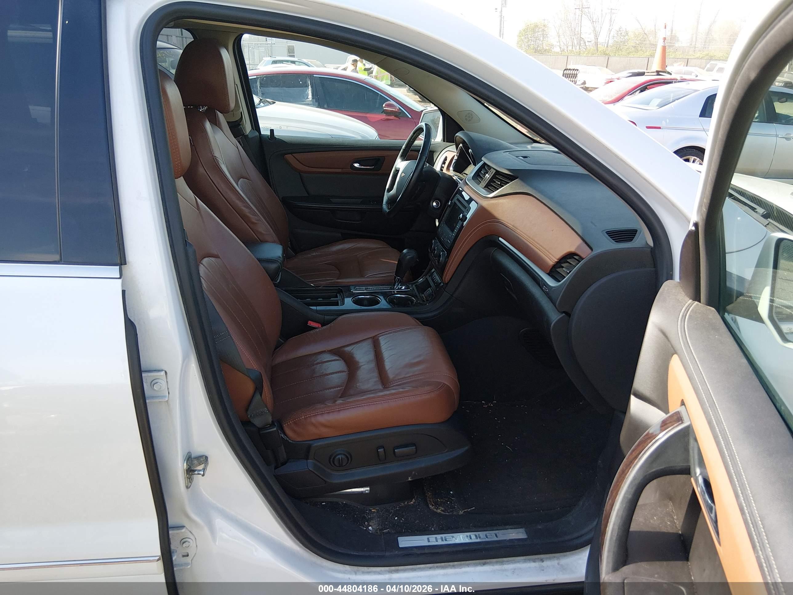 CHEVROLET TRAVERSE image 5