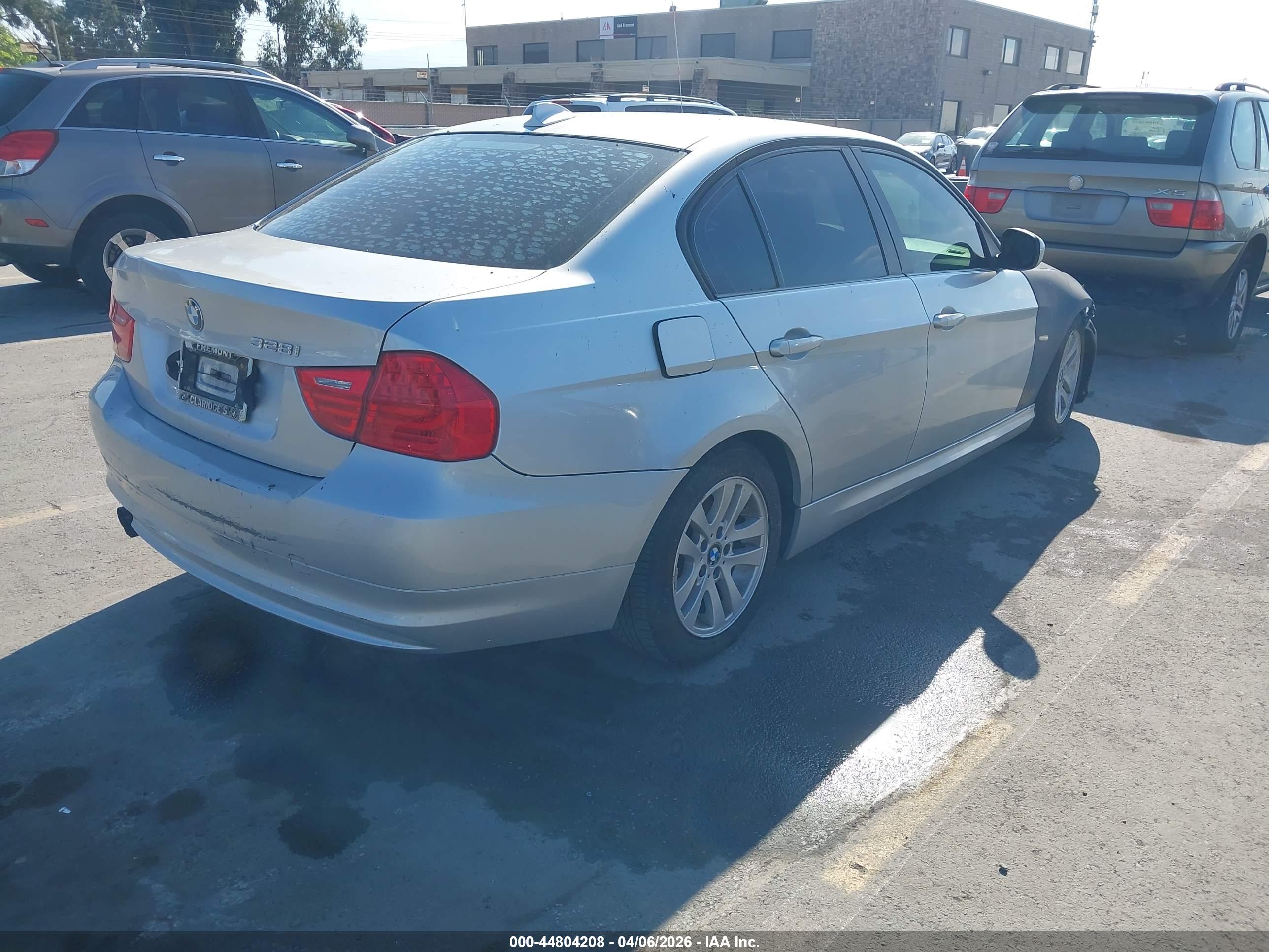 BMW 328I image 4