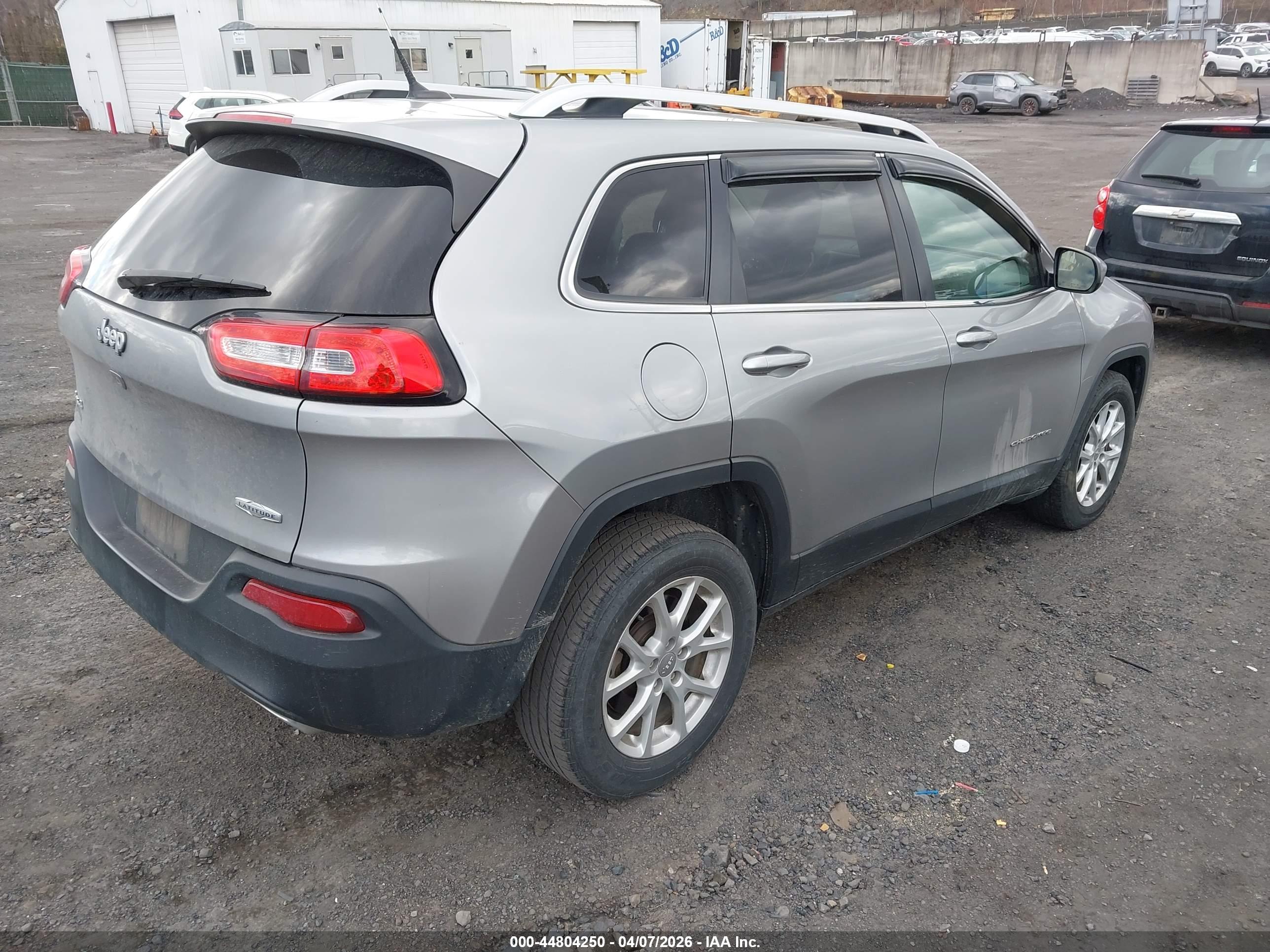 JEEP CHEROKEE image 4