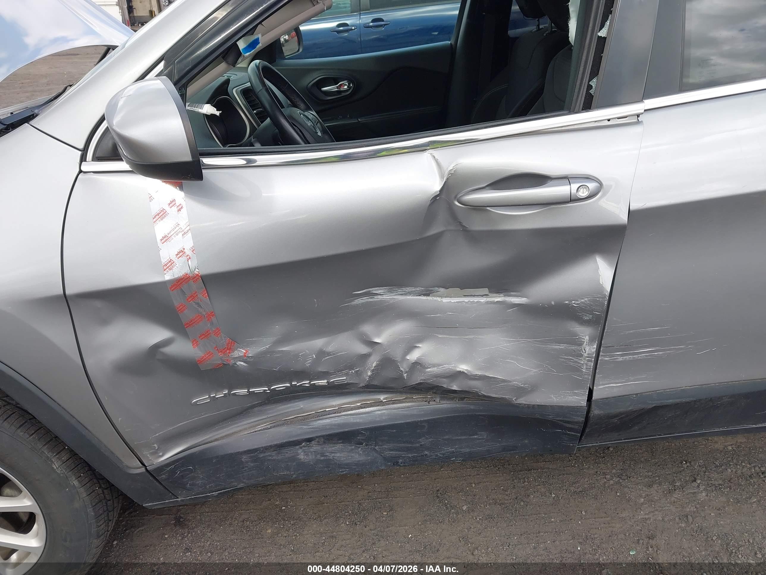 JEEP CHEROKEE image 6
