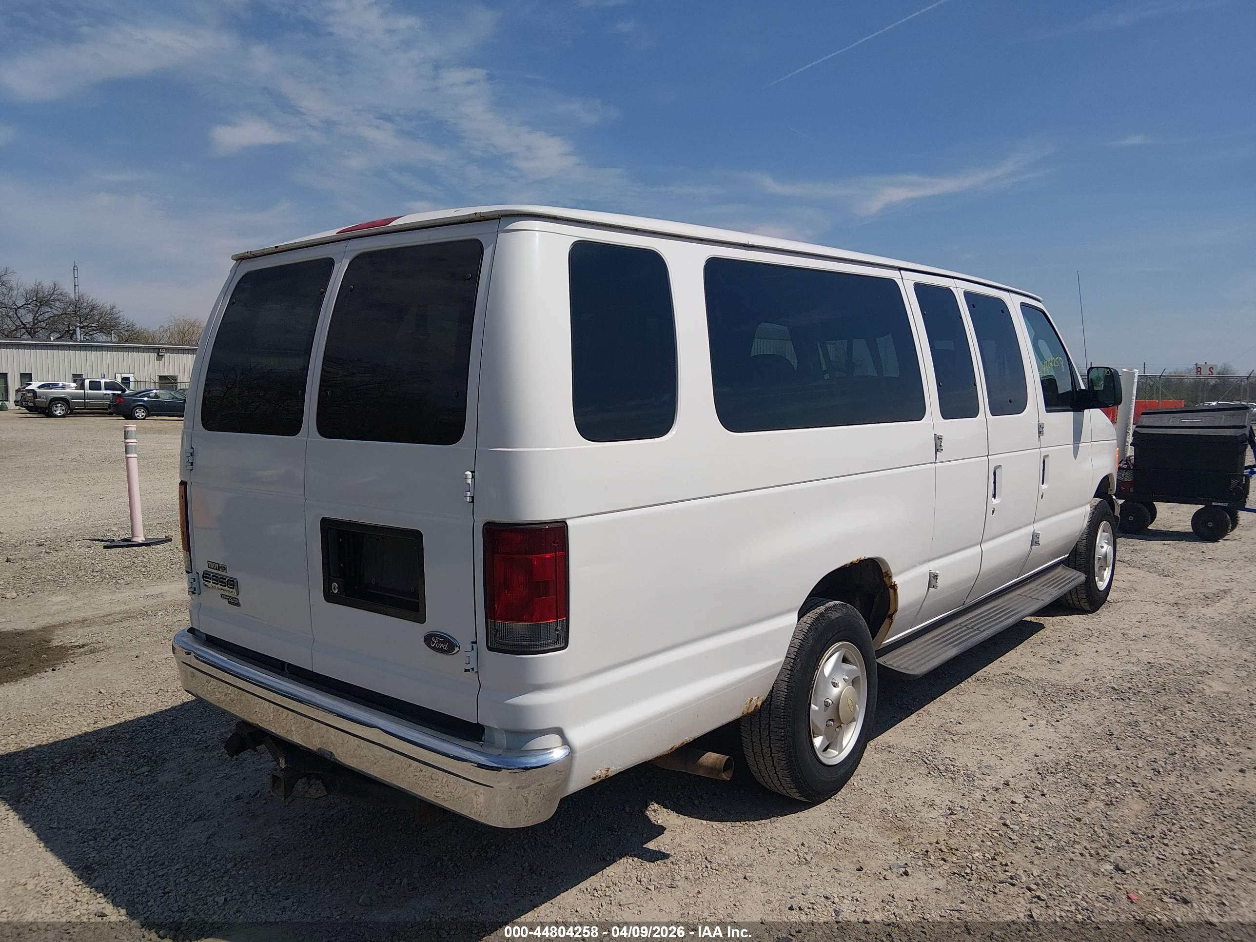 FORD E-350 image 4