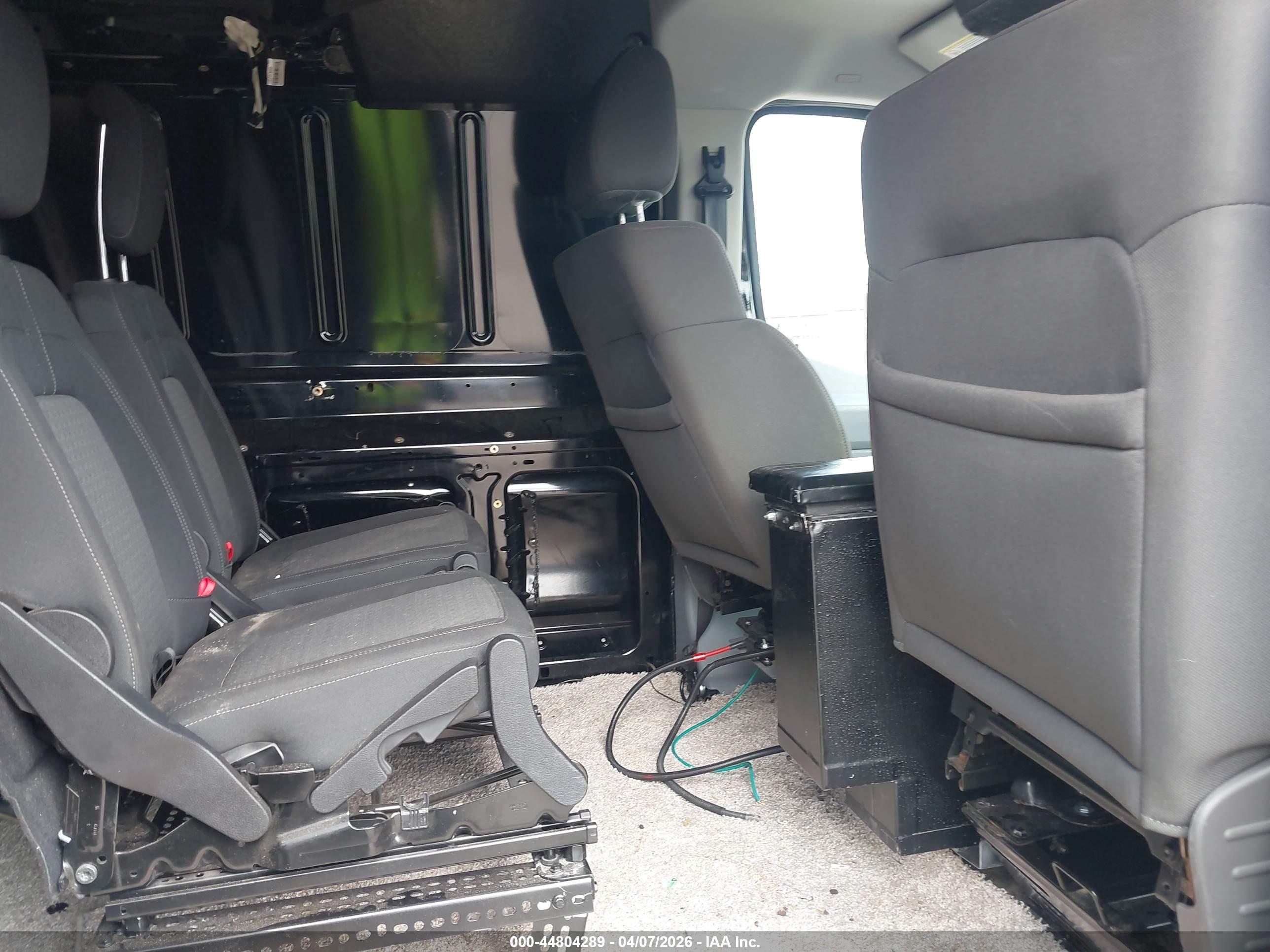 FORD TRANSIT-250 image 8