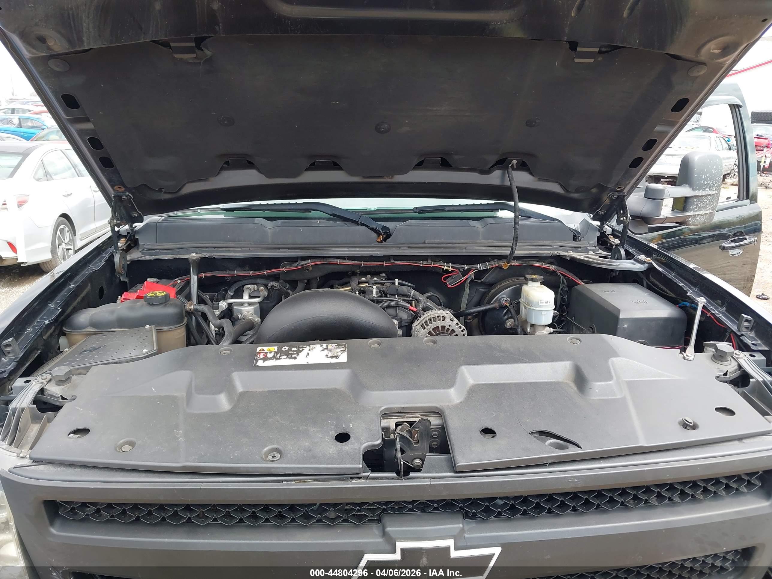 CHEVROLET SILVERADO image 10