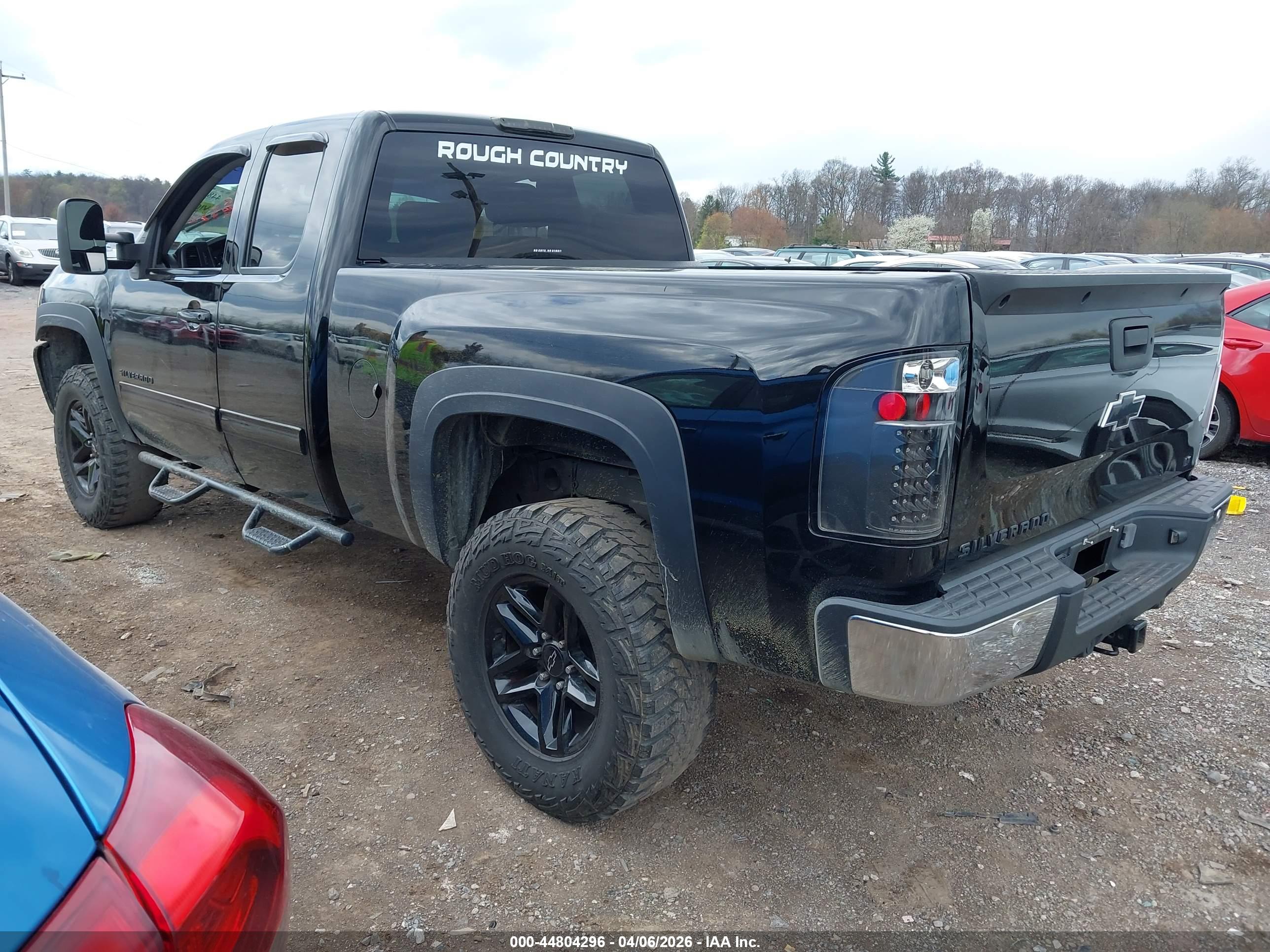 CHEVROLET SILVERADO image 3