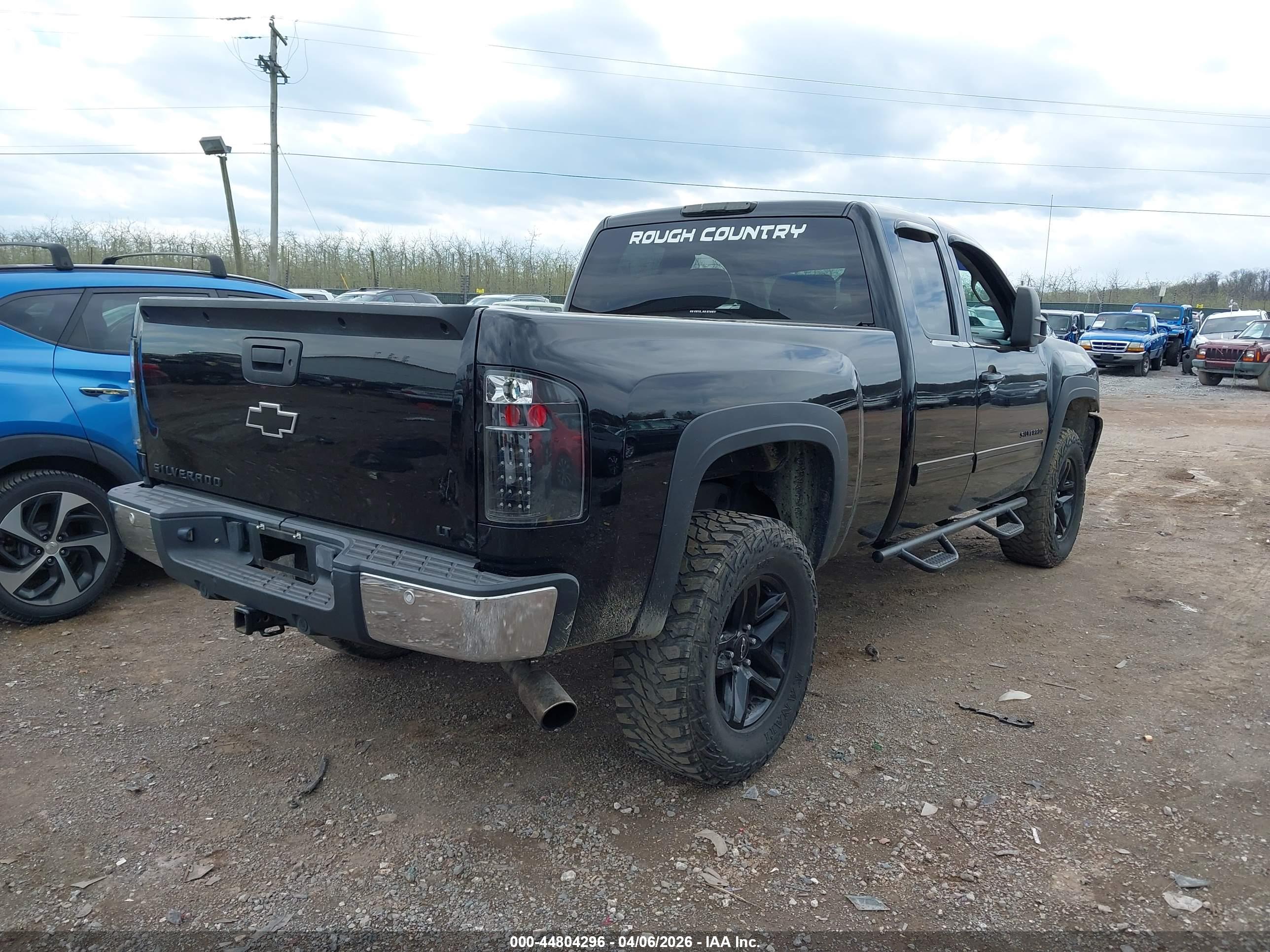 CHEVROLET SILVERADO image 4