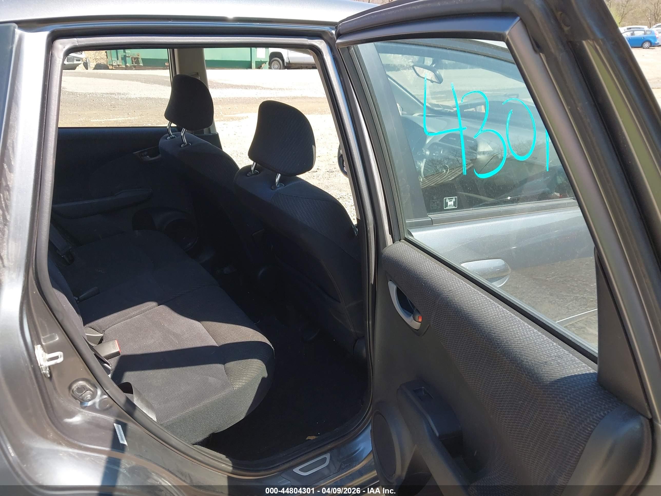HONDA FIT image 8