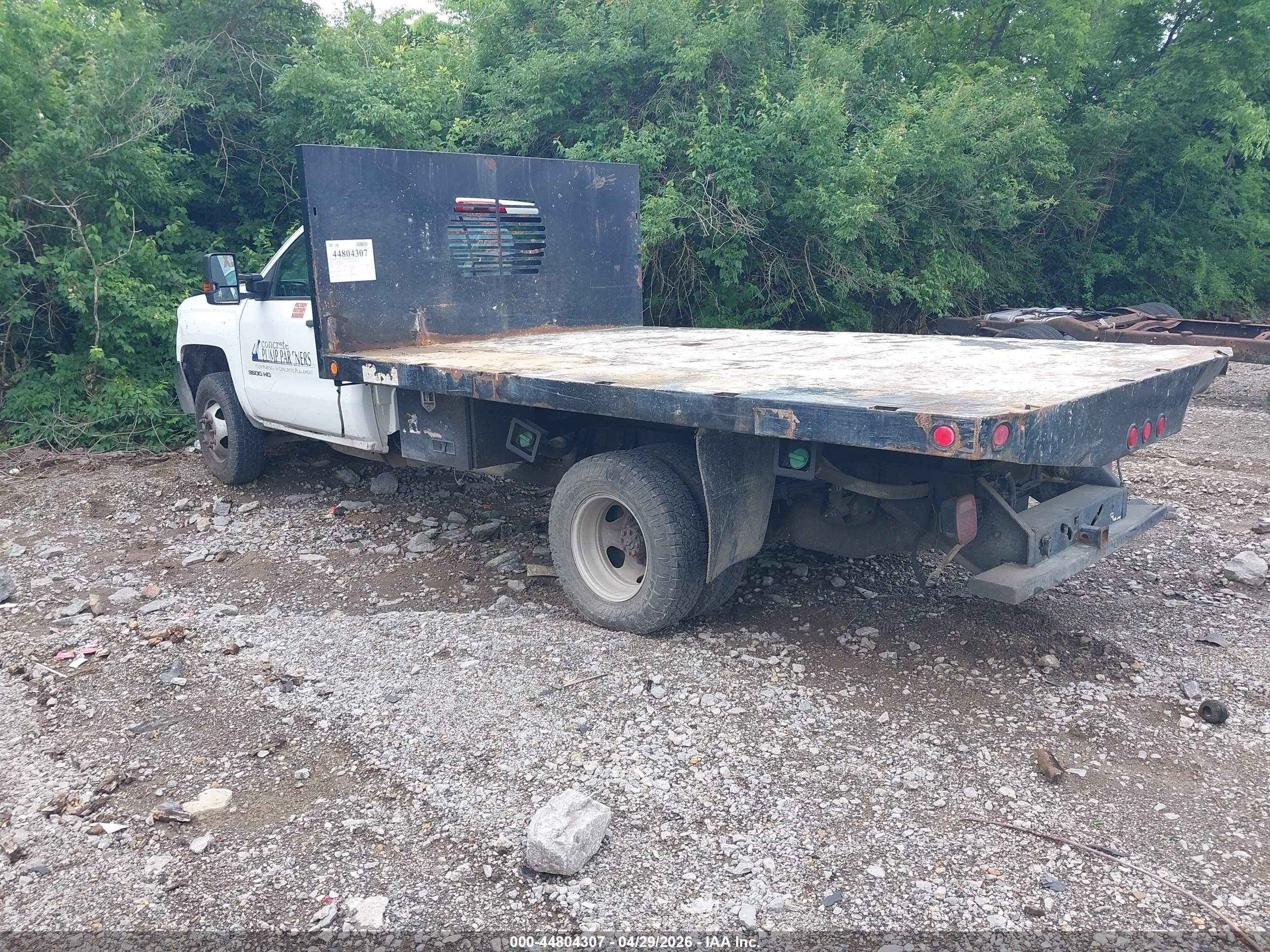 CHEVROLET SILVERADO image 3