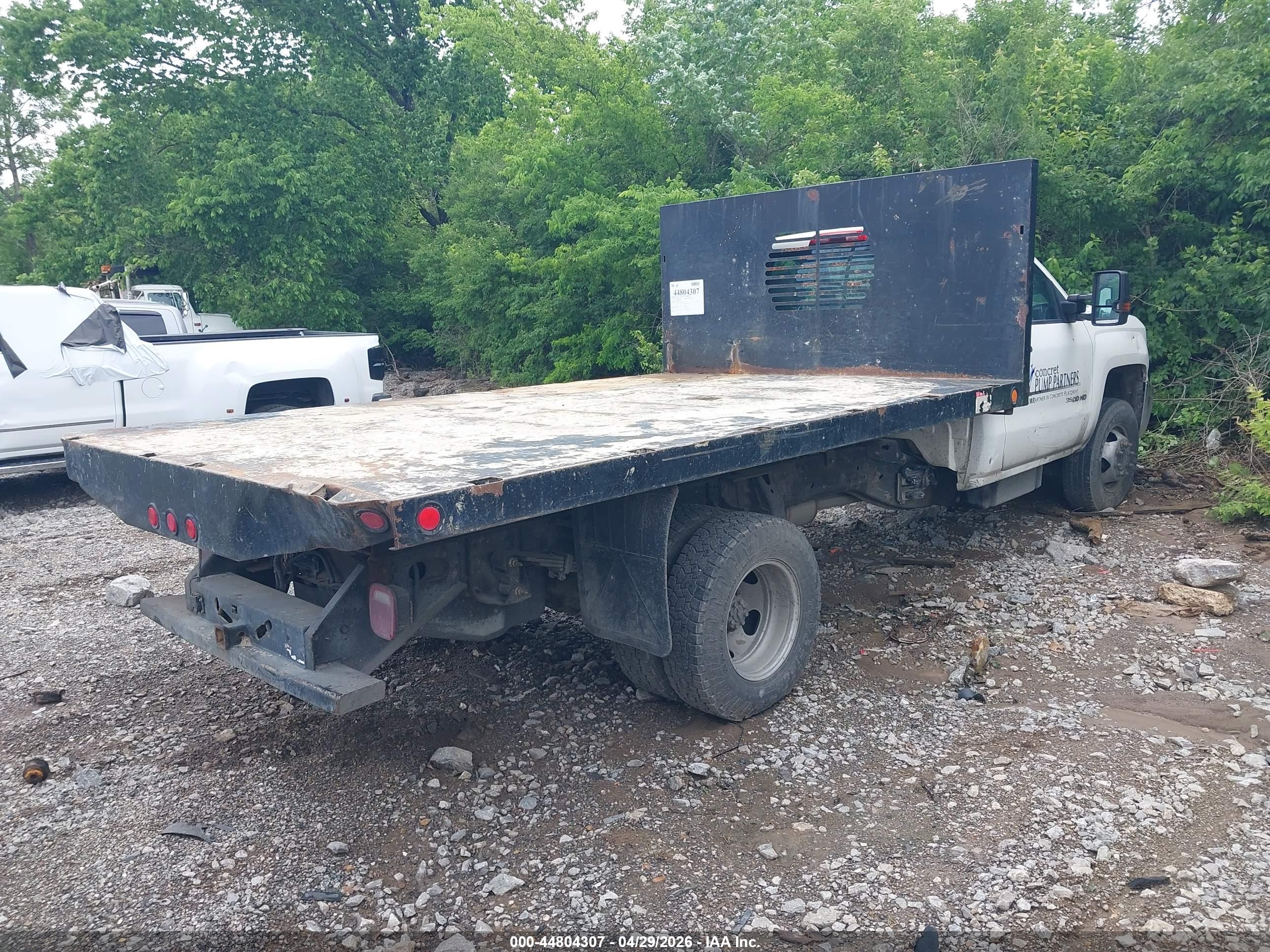 CHEVROLET SILVERADO image 4