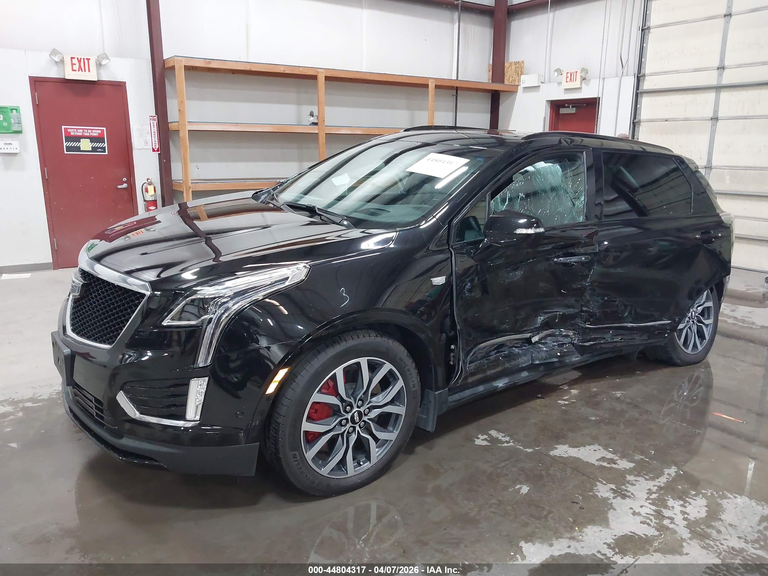 CADILLAC XT5 image 2