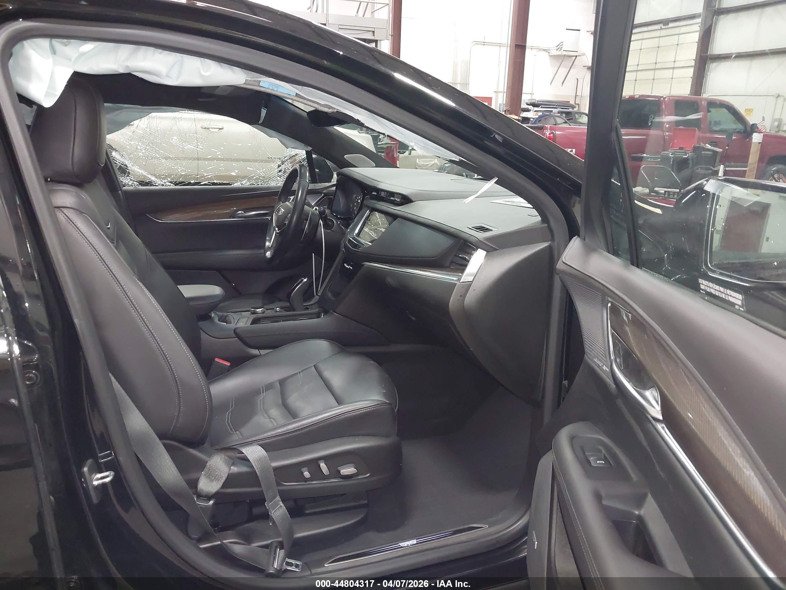 CADILLAC XT5 image 5