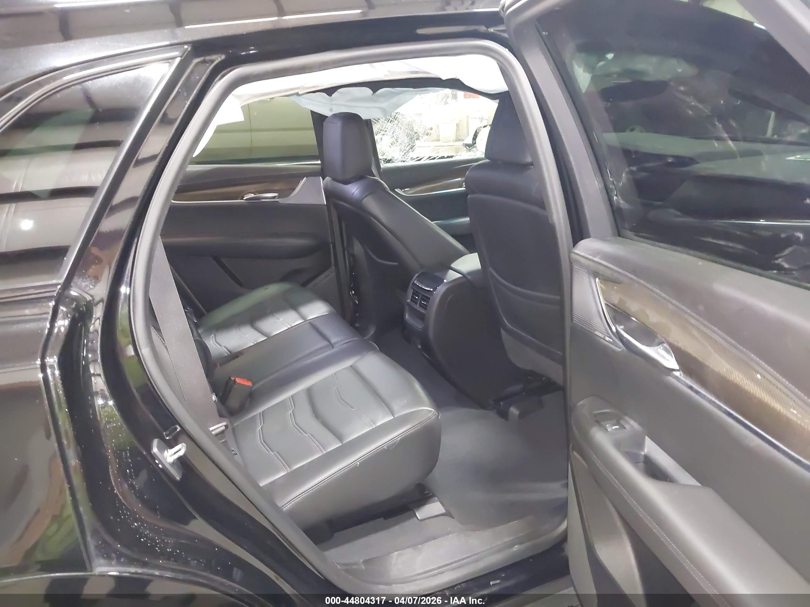 CADILLAC XT5 image 8