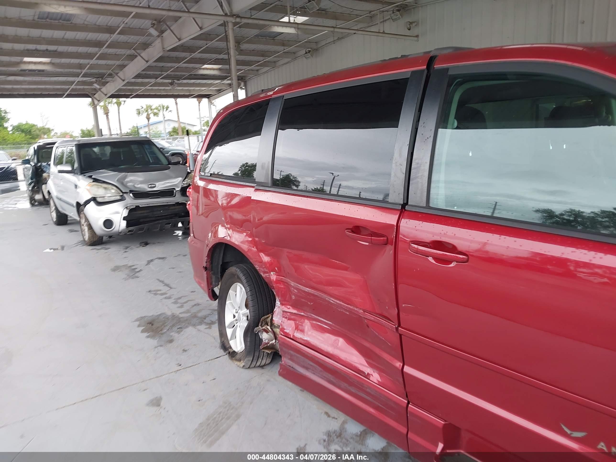 DODGE GRAND image 6