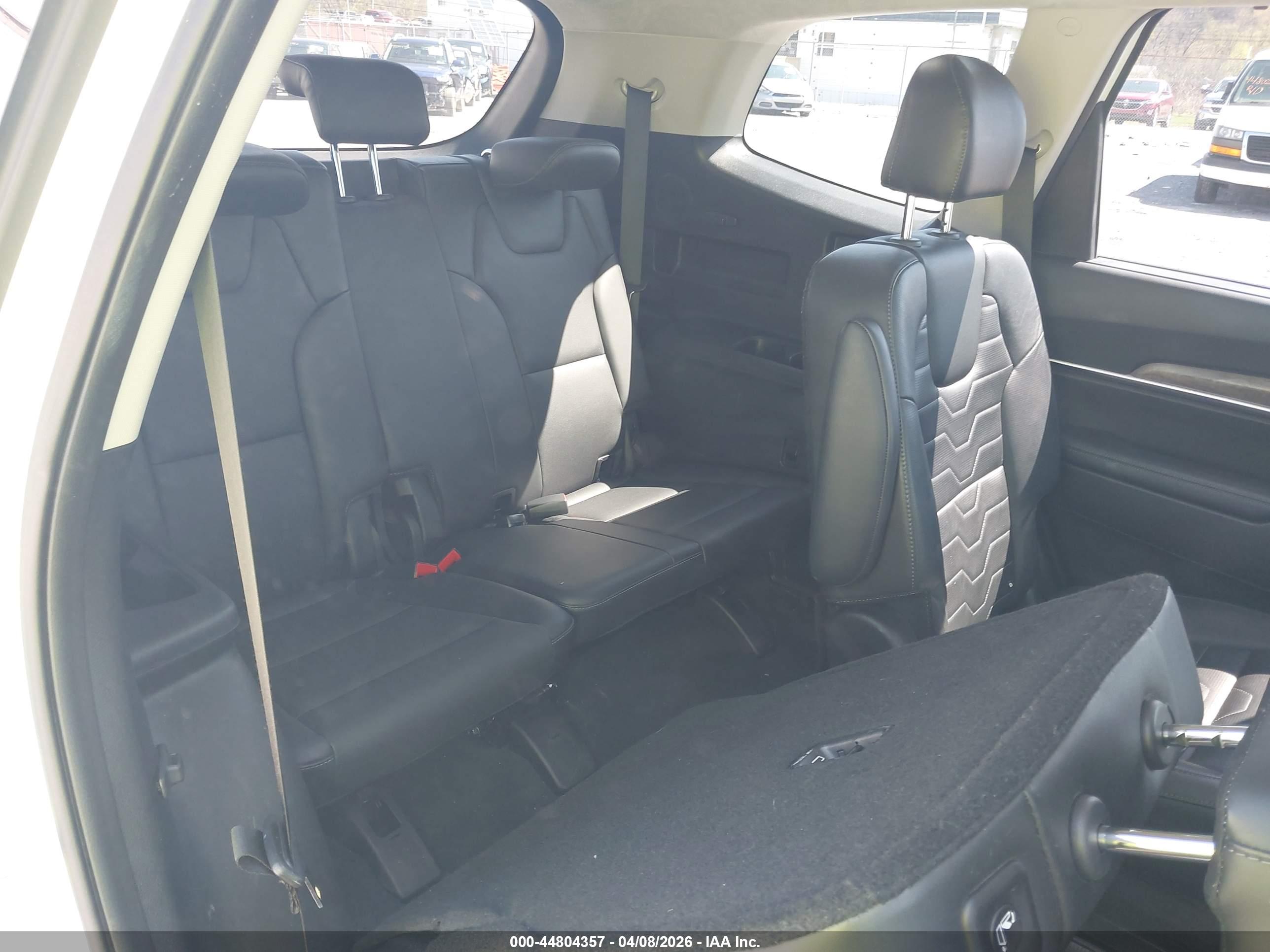 KIA TELLURIDE image 8