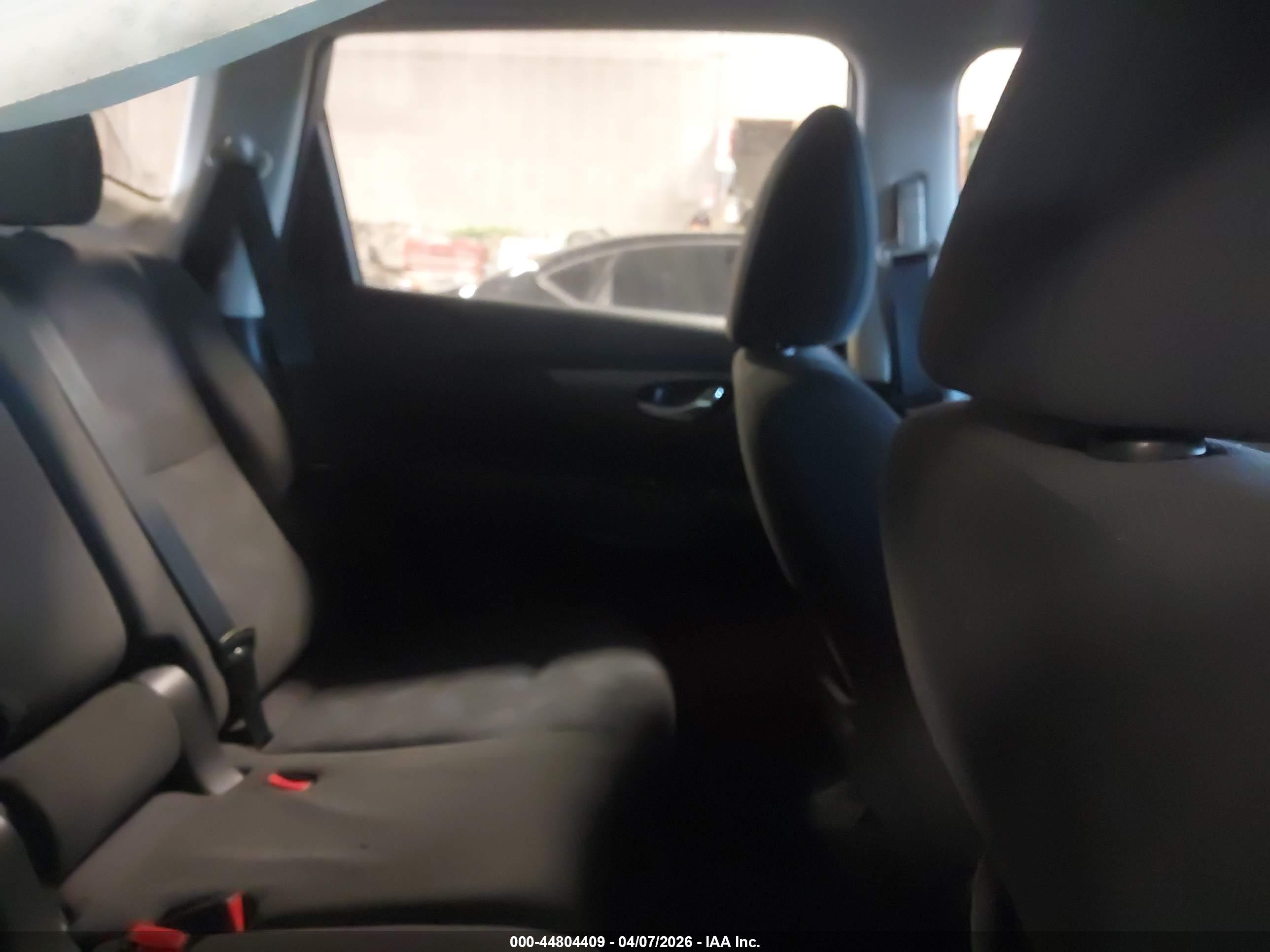 NISSAN ROGUE image 8