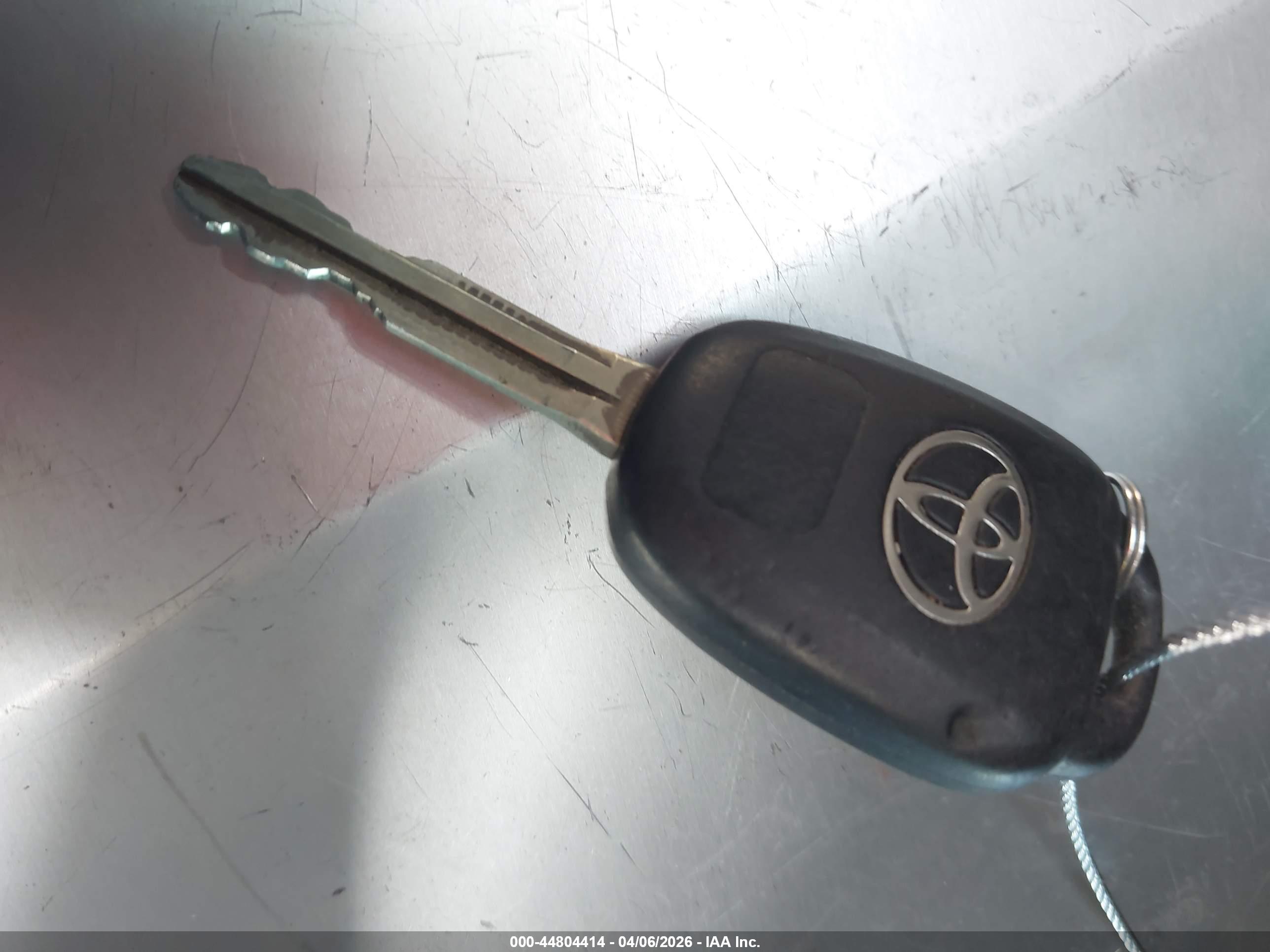 TOYOTA CAMRY image 11